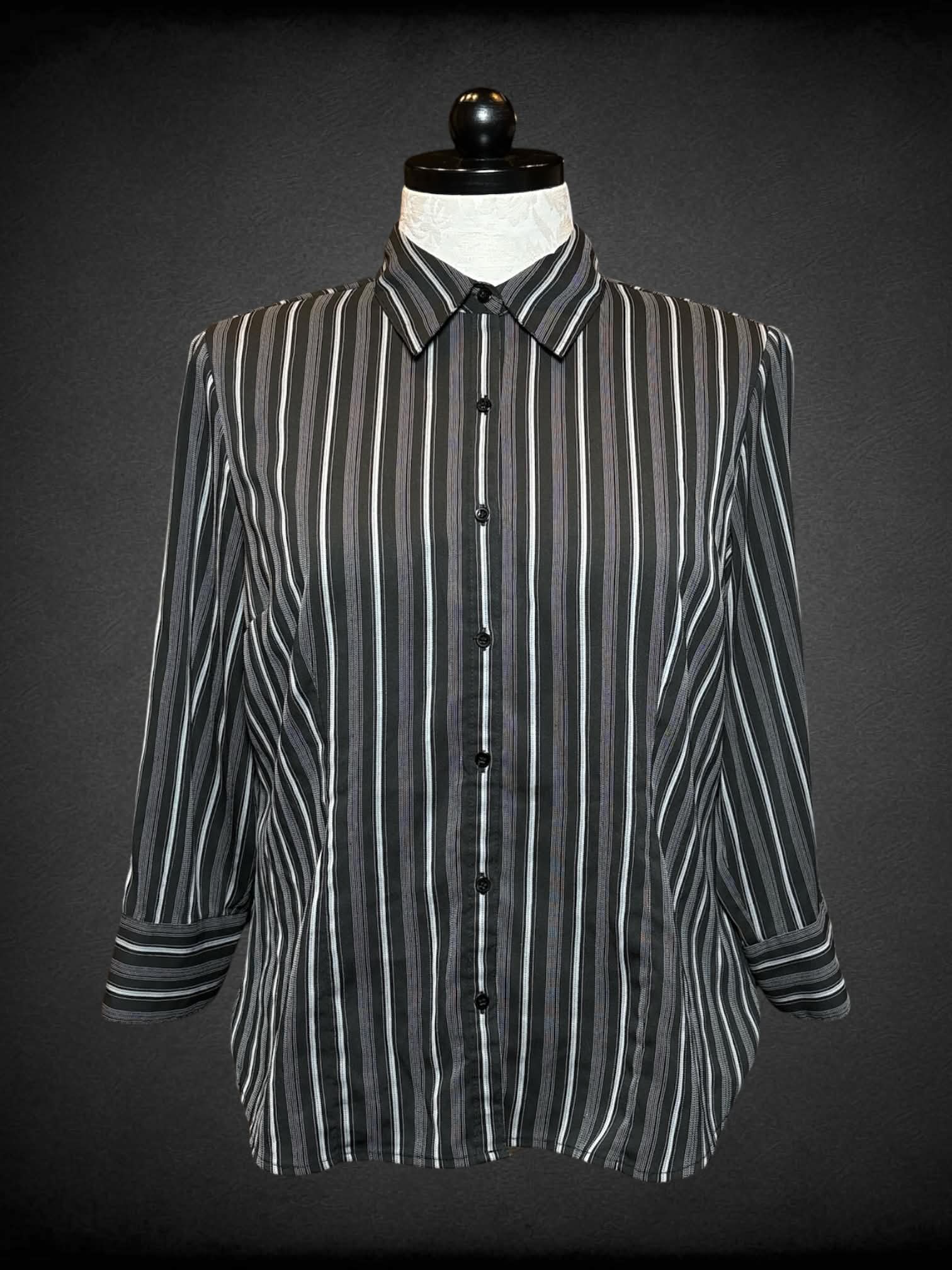 XL Croft & Barrow black button-up with grey striped pattern
