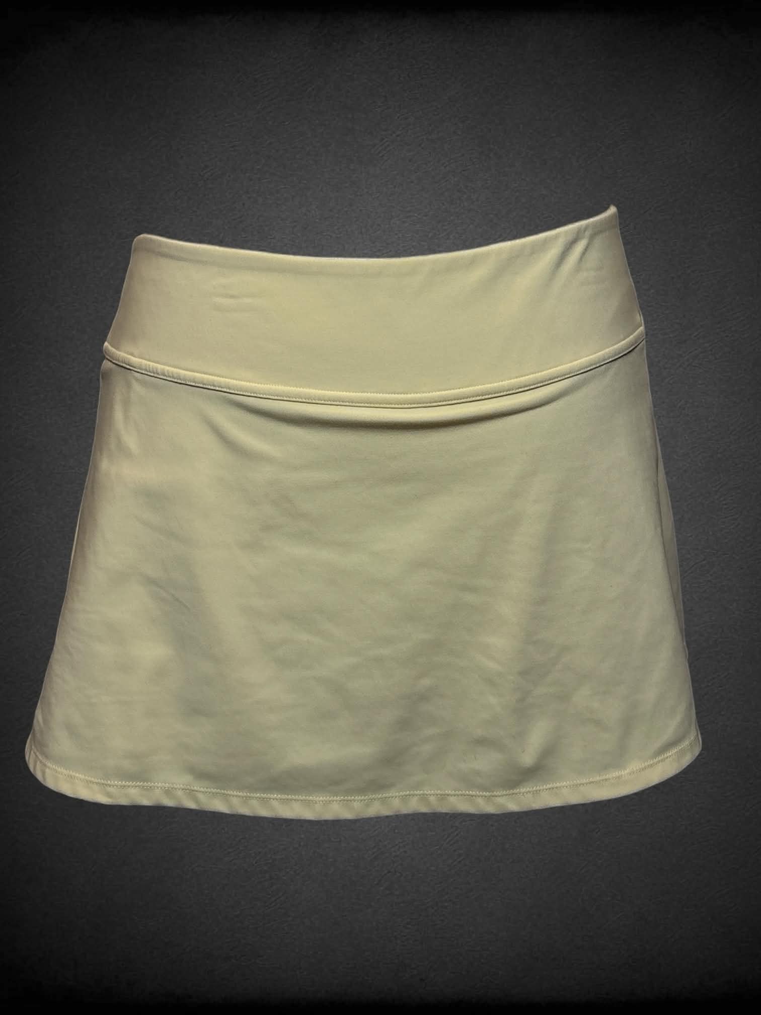 XL Pickletini pale yellow athletic skort with pleated back