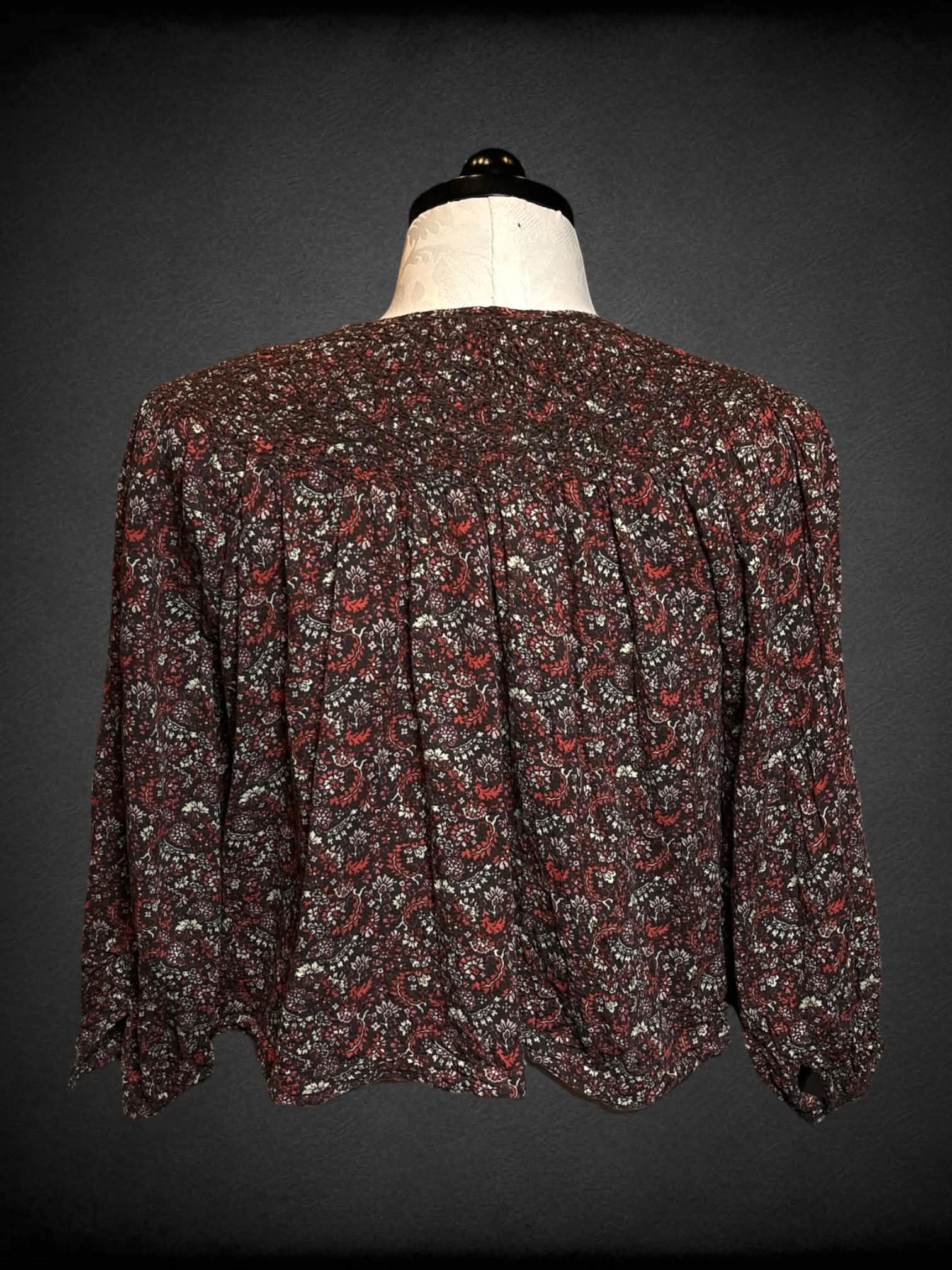 1X Lucky Brand brown blouse with cutout on front, and ornamental floral design