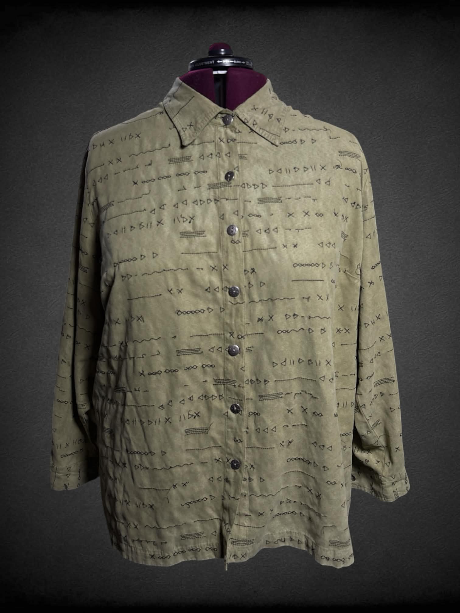 2X Maggie Barnes vintage green suede-like button up shirt with sewn triangular pattern