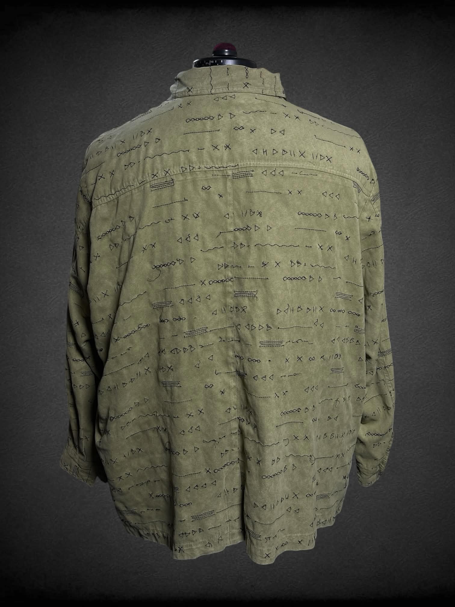 2X Maggie Barnes vintage green suede-like button up shirt with sewn triangular pattern