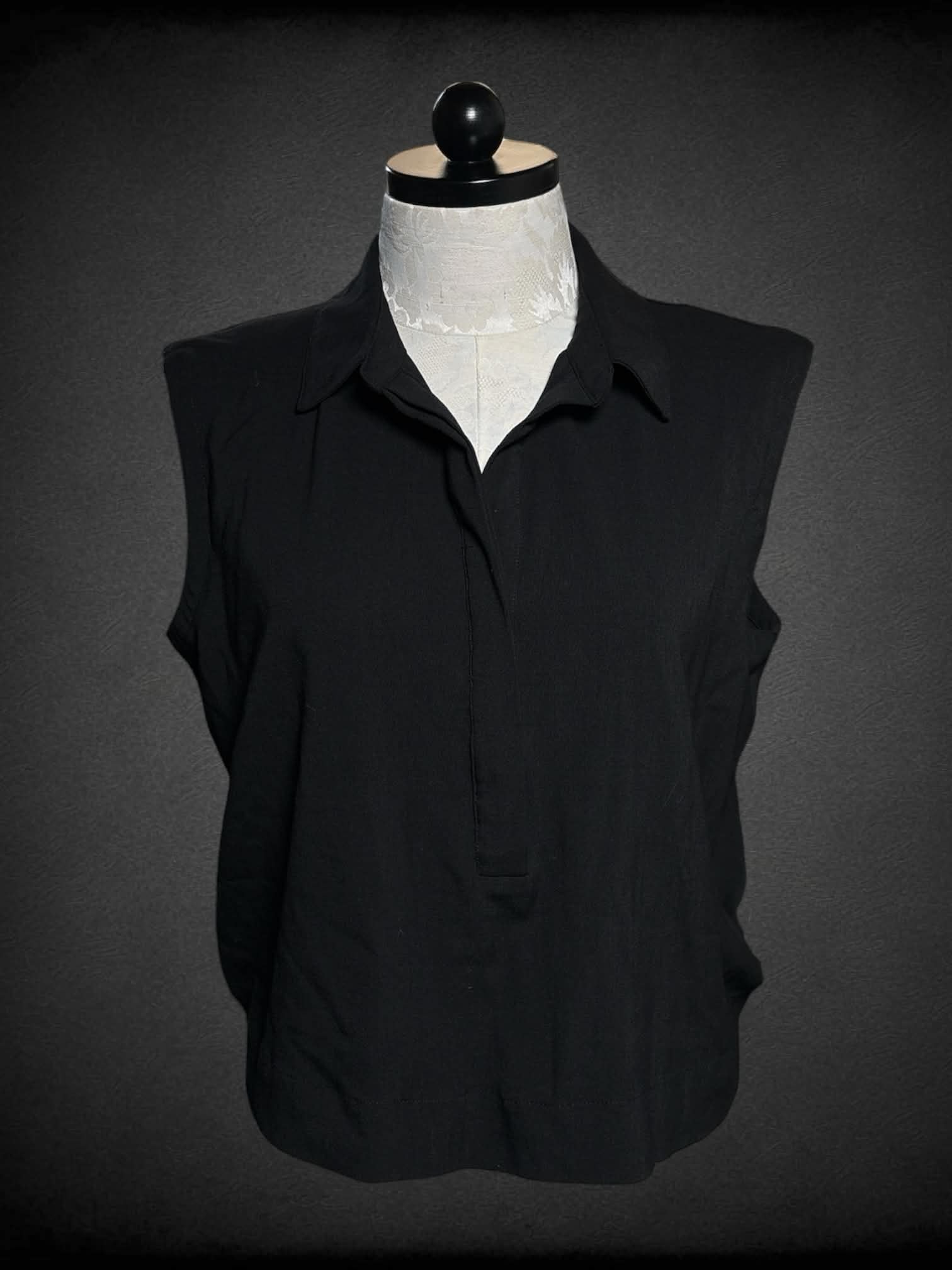 0X Liverpool black sleeveless top with buttons on front
