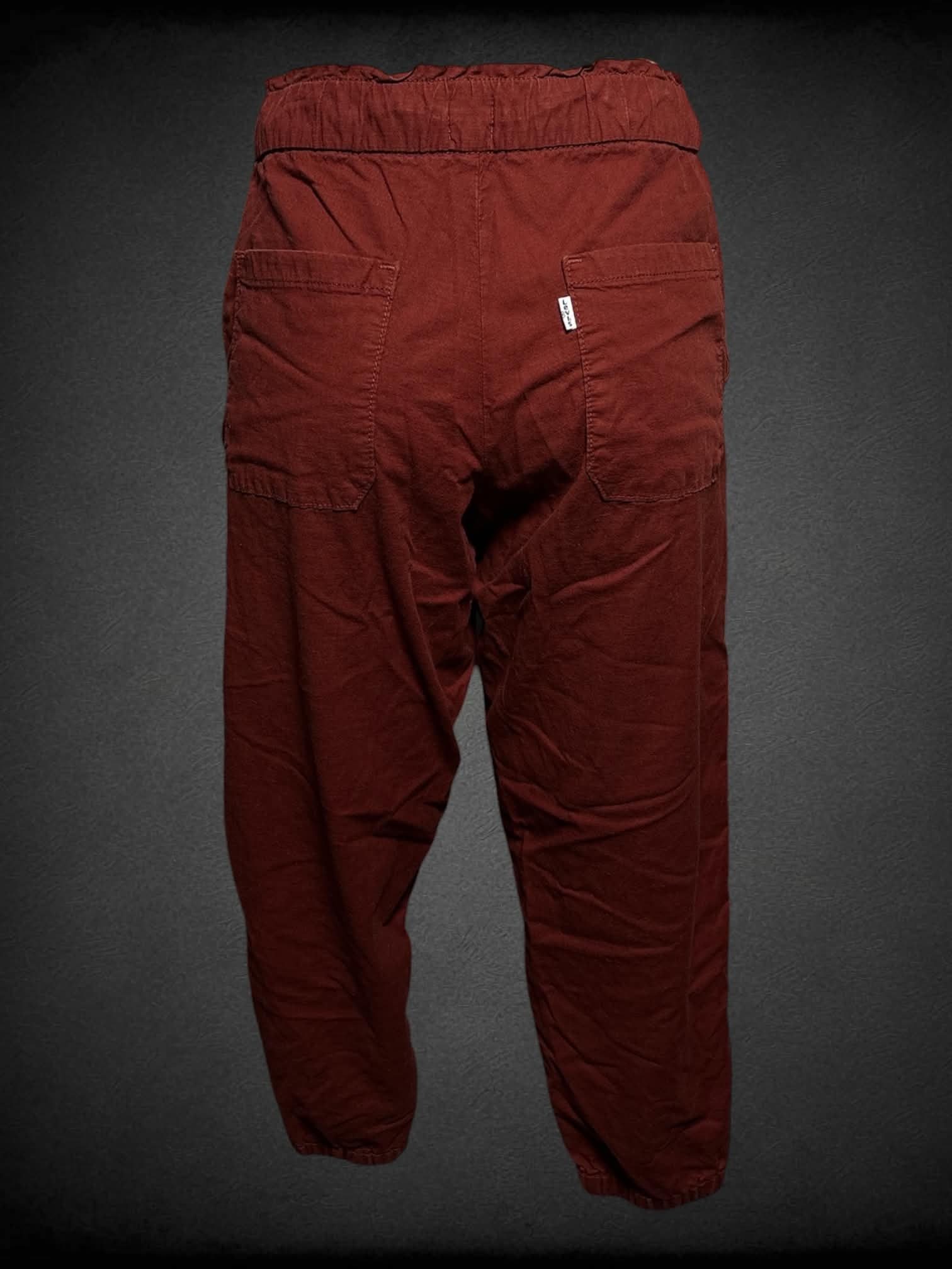 L Levi’s reddish brown pants with adjustable stretch waist