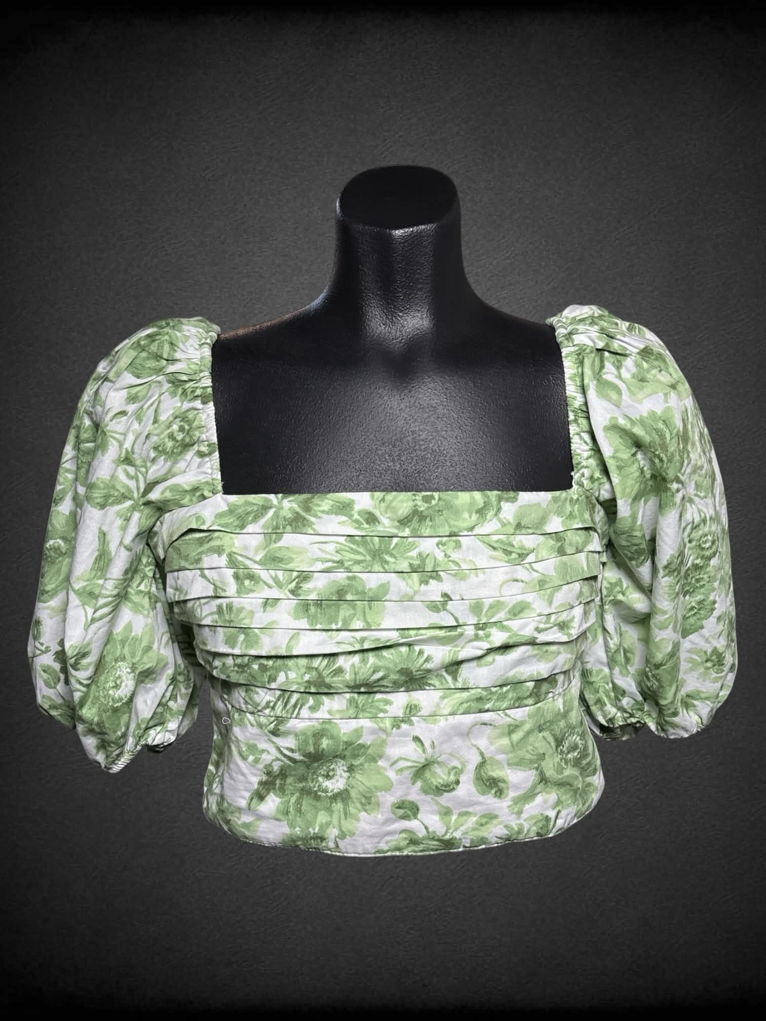 M Abercrombie & Fitch white crop top with green floral pattern, shirred back, and puff sleeves