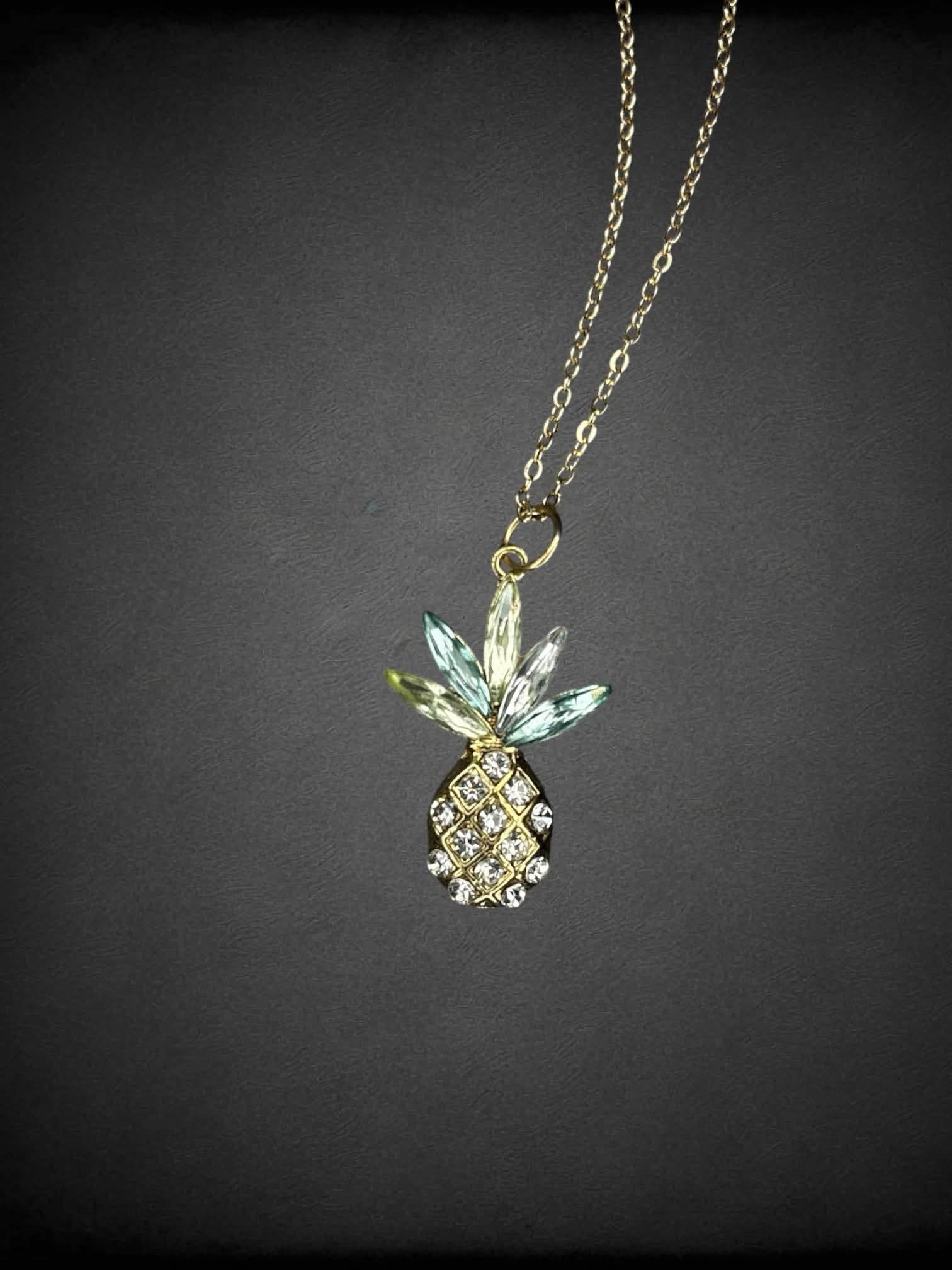 Chain necklace with pineapple gem charm