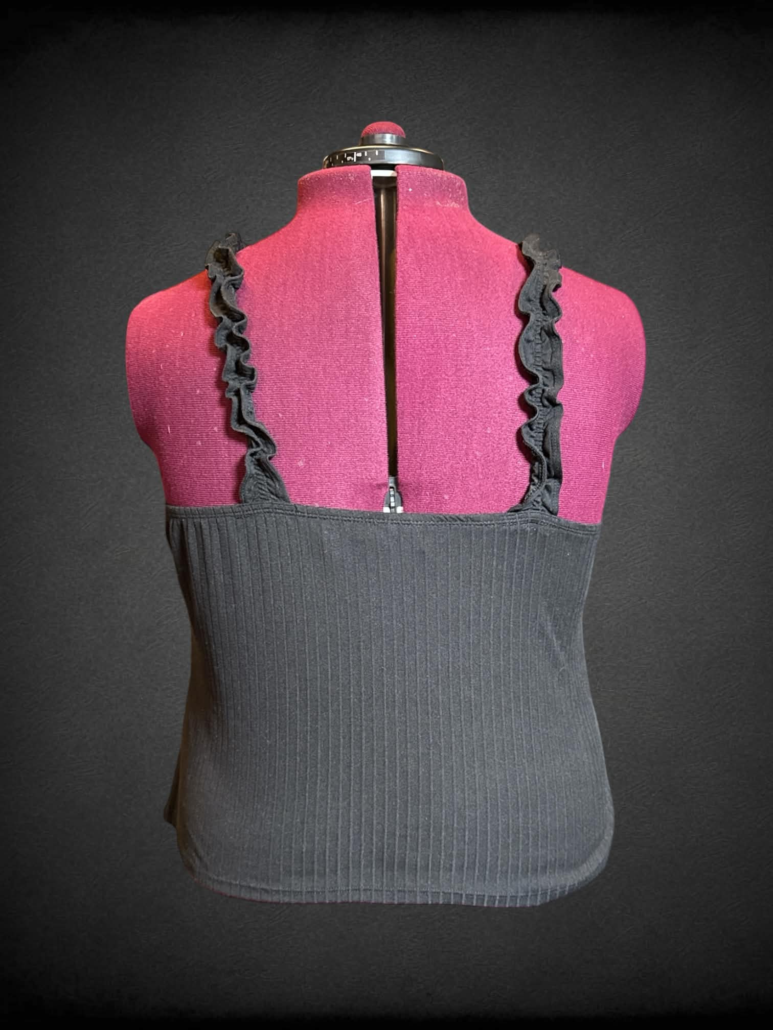 2X No Boundaries black sleeveless ribbed crop top with ruffled straps and faux buttons