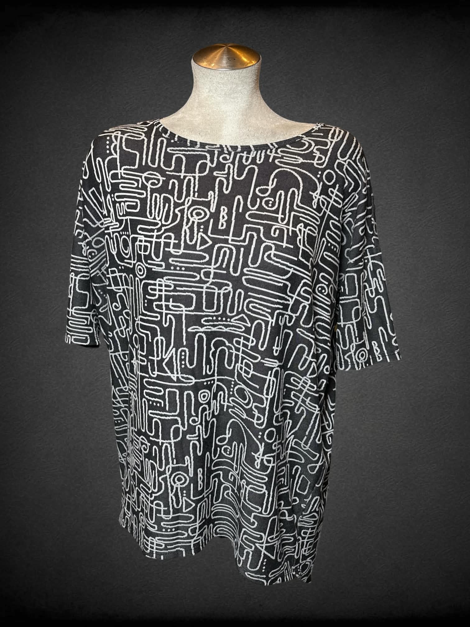 L LulaRoo grey oversized t shirt with white abstract  pattern
