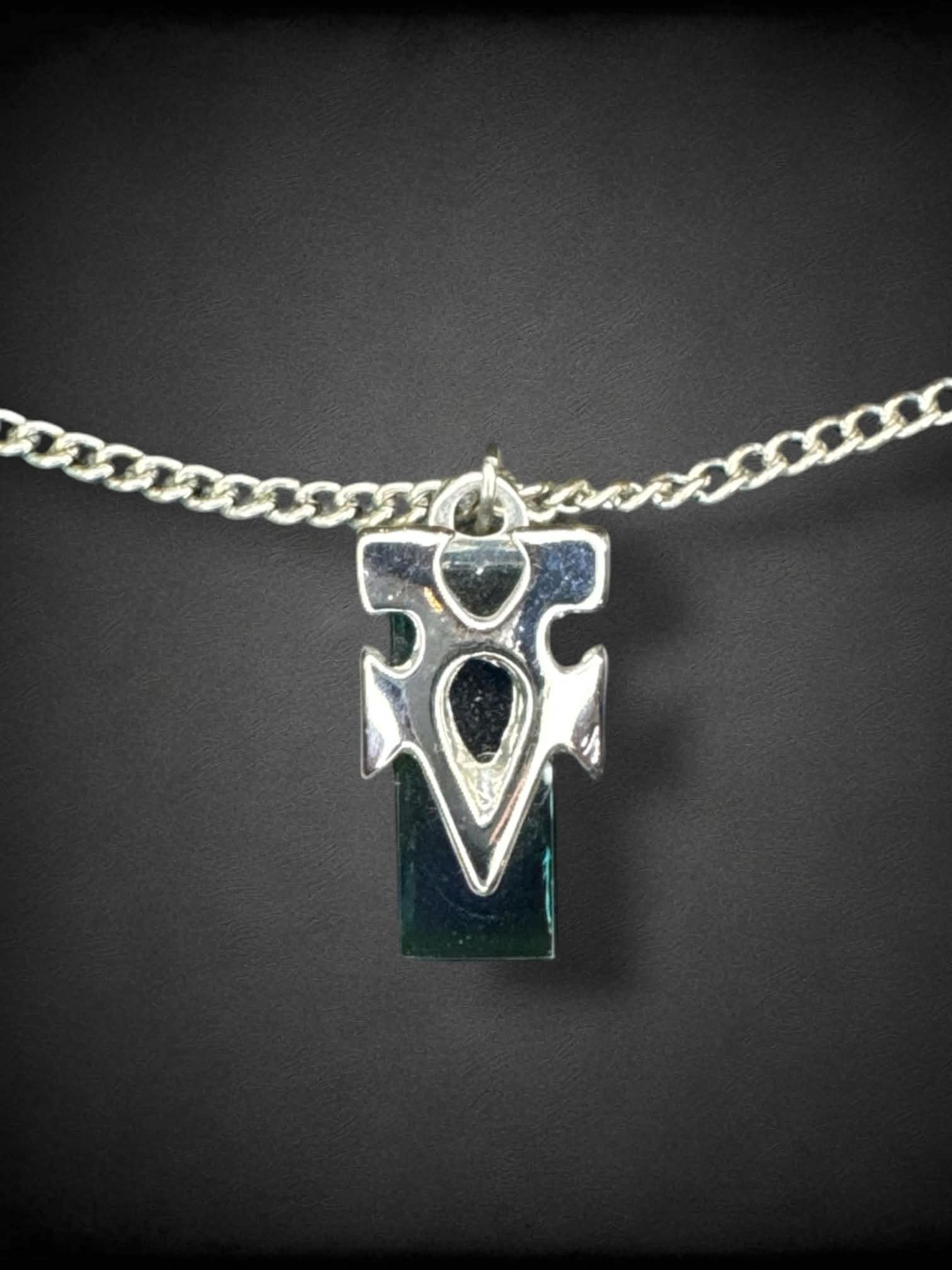Sword Art Online chain necklace with blue gem pendant with ornate metal design