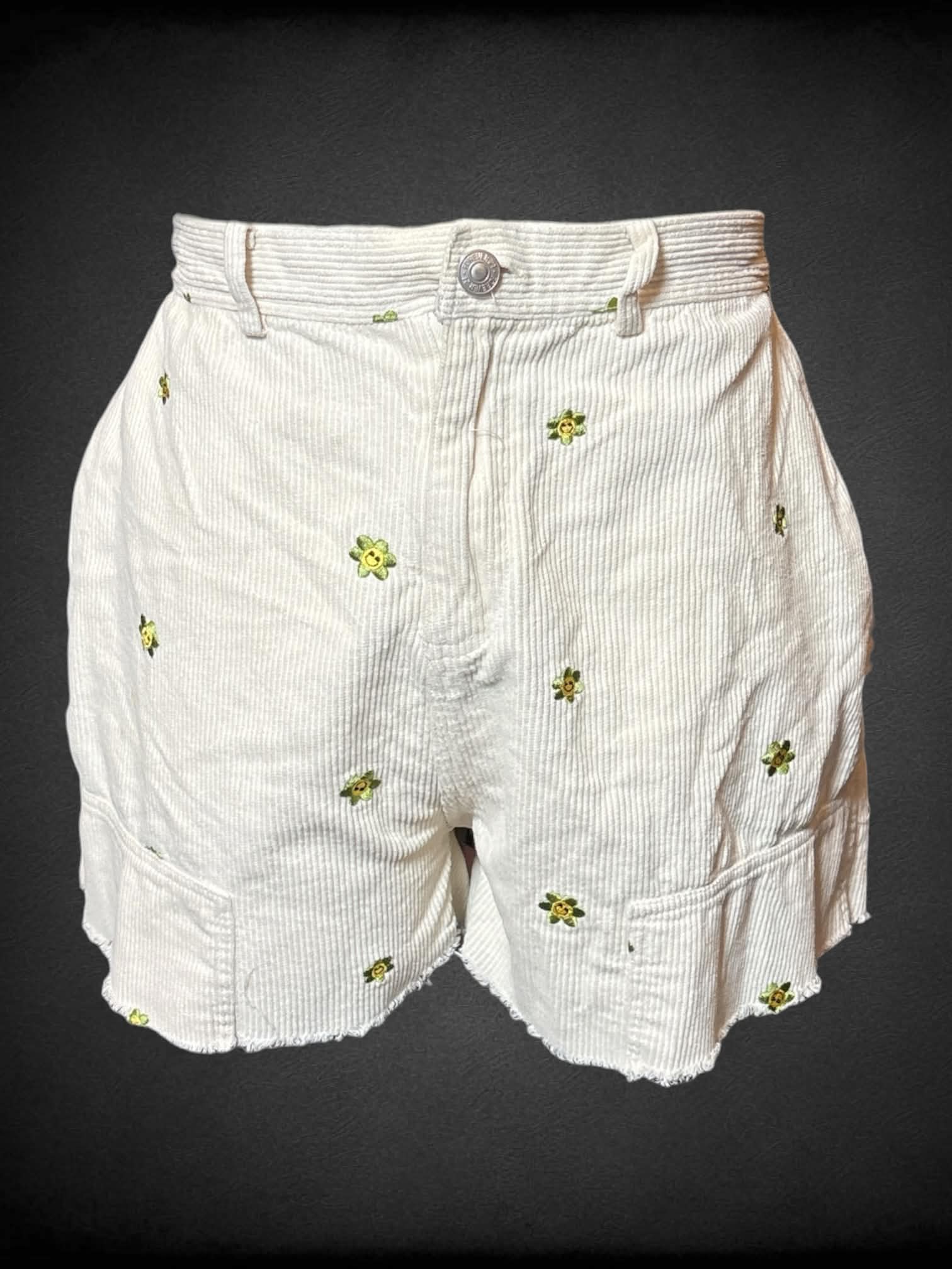 1X Forever 21 off-white corduroy shorts with embroidered green & yellow smiley flowers