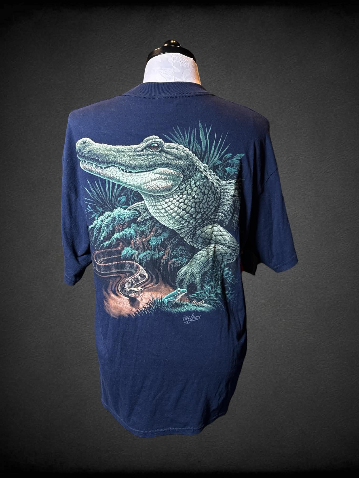 0X Gildan vintage navy blue shirt with Alligator graphic on front & back