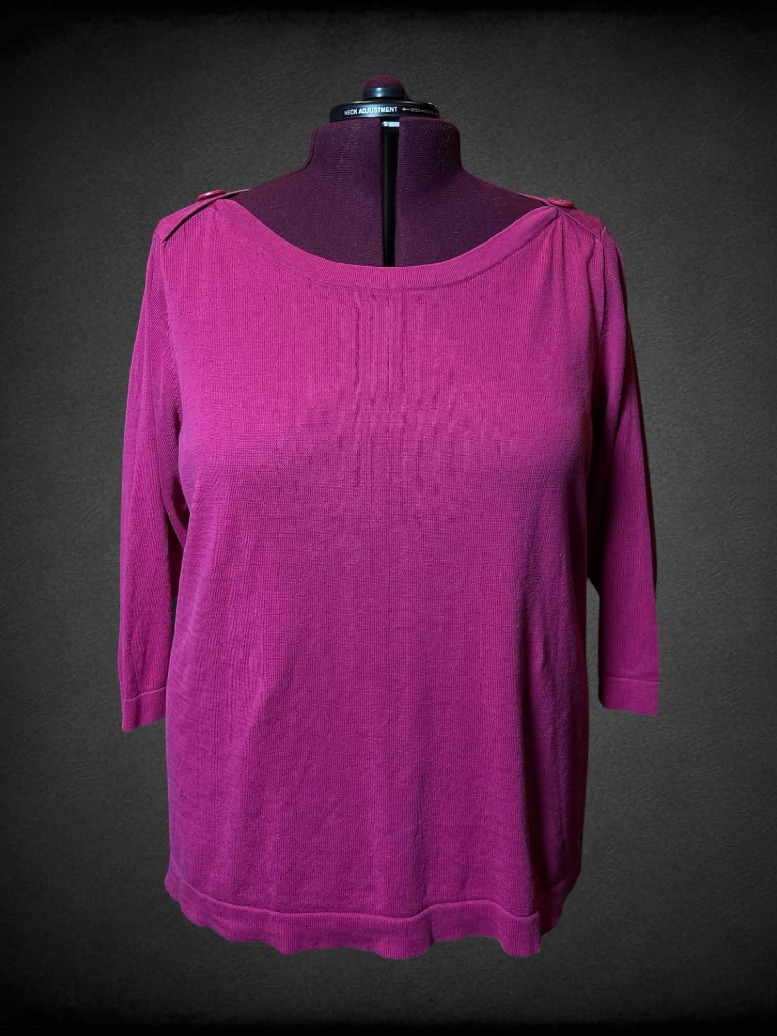 2X Avenue pink lightweight sweater with decorative buttons on shoulders