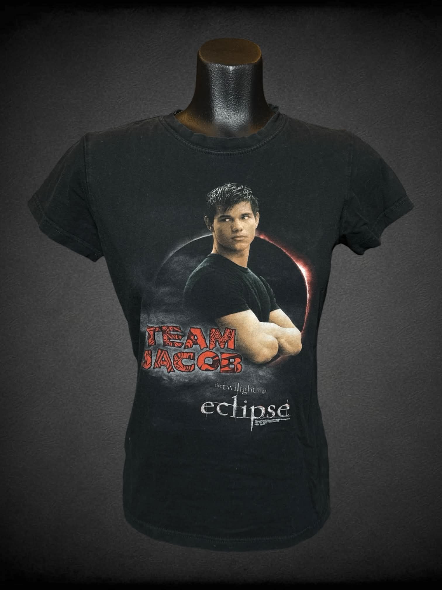 M Tultex black t shirt with Twilight: Eclipse “Team Jacob” graphic on front