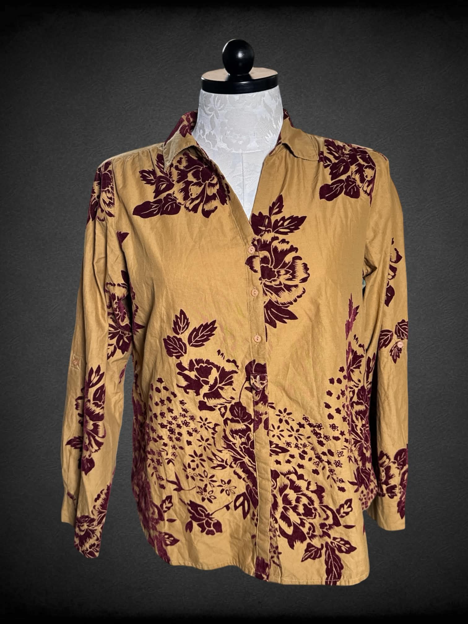 XL Sundance brown button-up shirt with velvet-like flower pattern