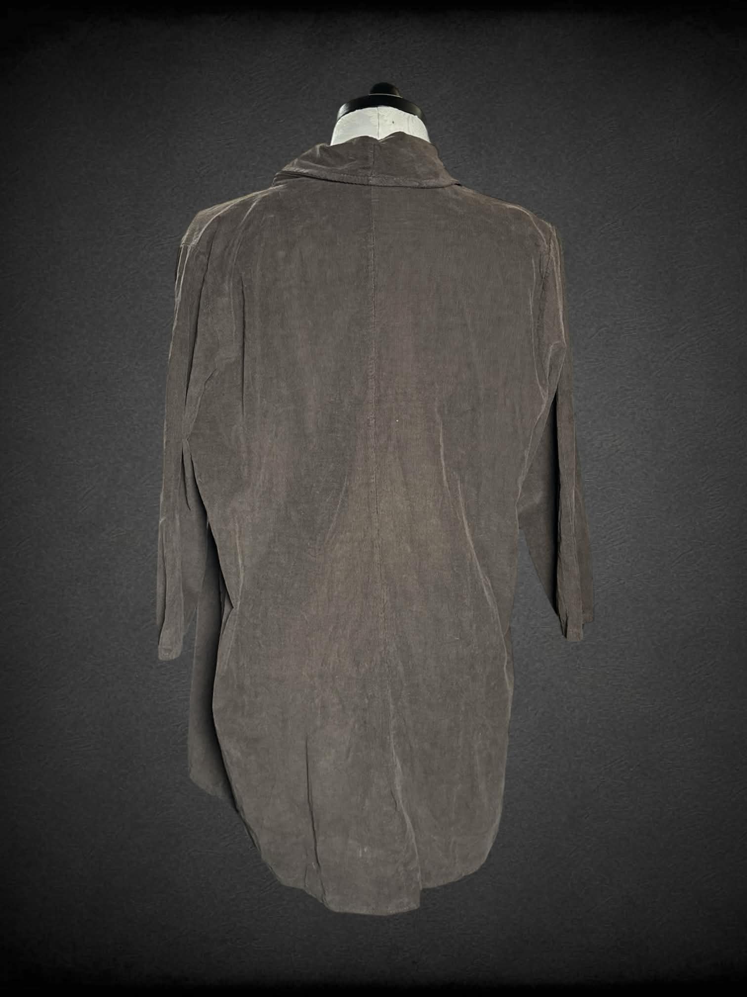XL Saga brown corduroy cardigan with pockets on front