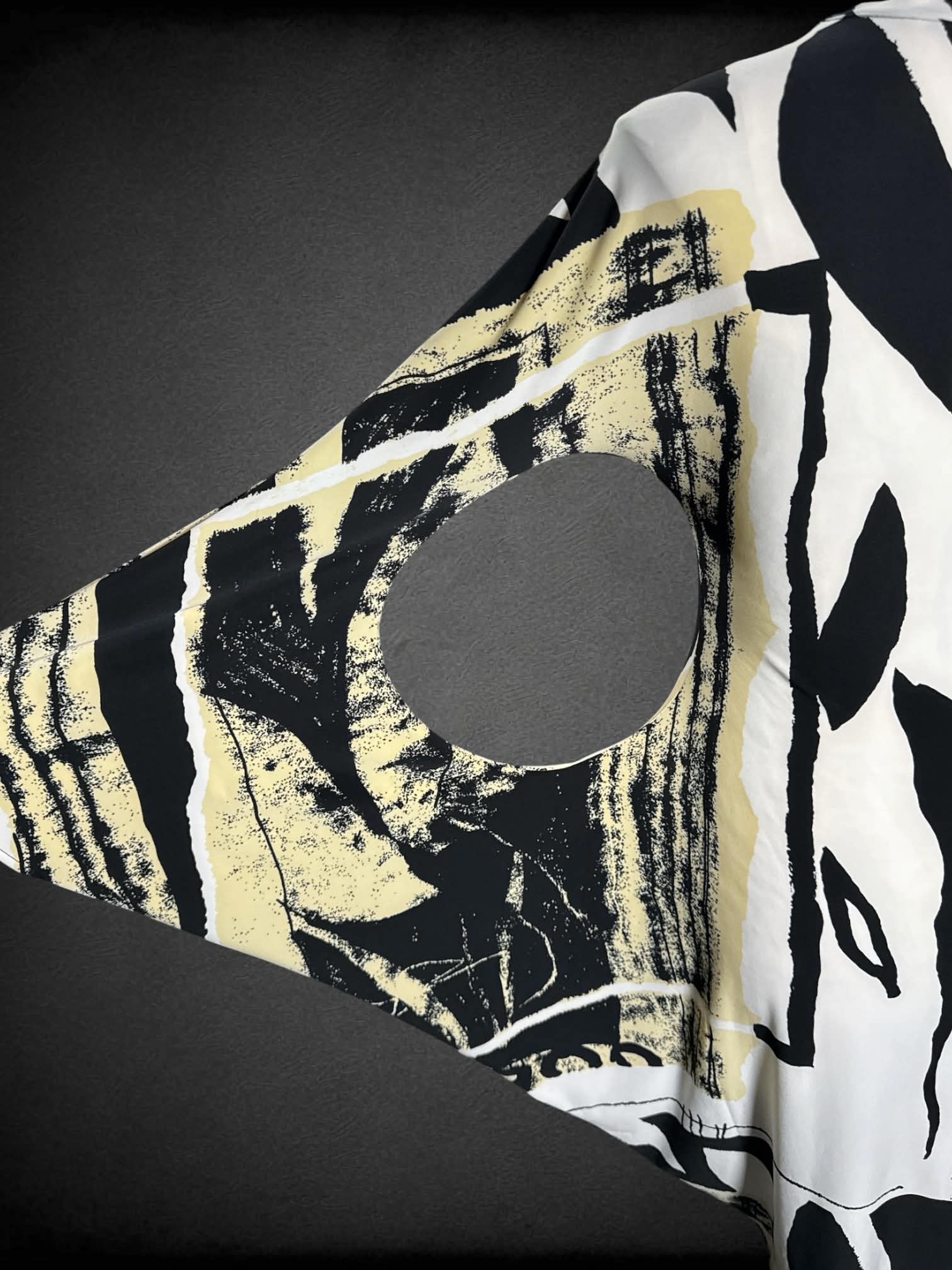 XL Normakamali NWT white dress with black & tan brush stroke design, and cut-out wing sleeves