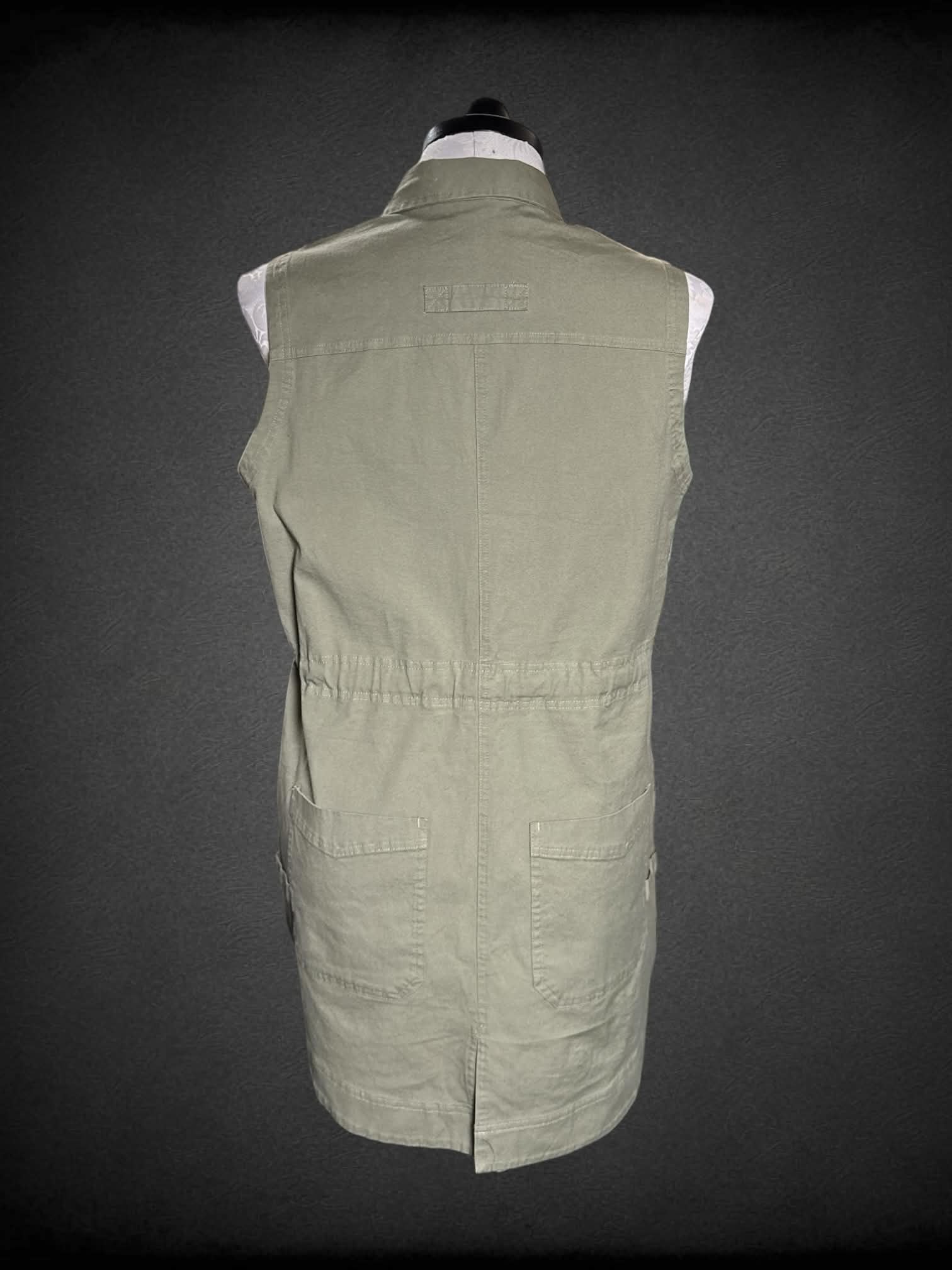 XL Duluth olive green cargo dress with buttons on front, buckle belt and pockets