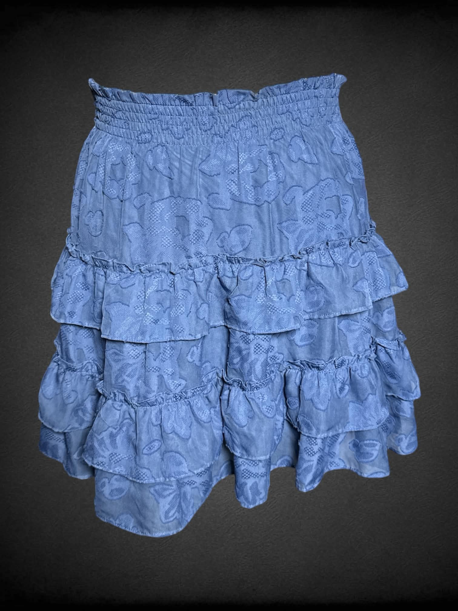 XL Lauren Conrad blue skirt with ruffle layers, floral design and stretch waist