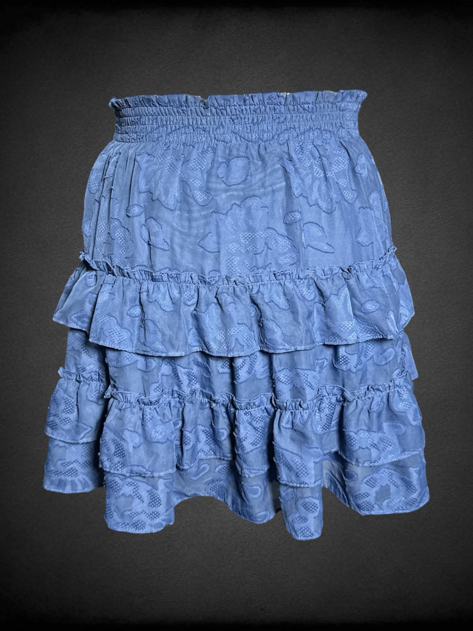 XL Lauren Conrad blue skirt with ruffle layers, floral design and stretch waist