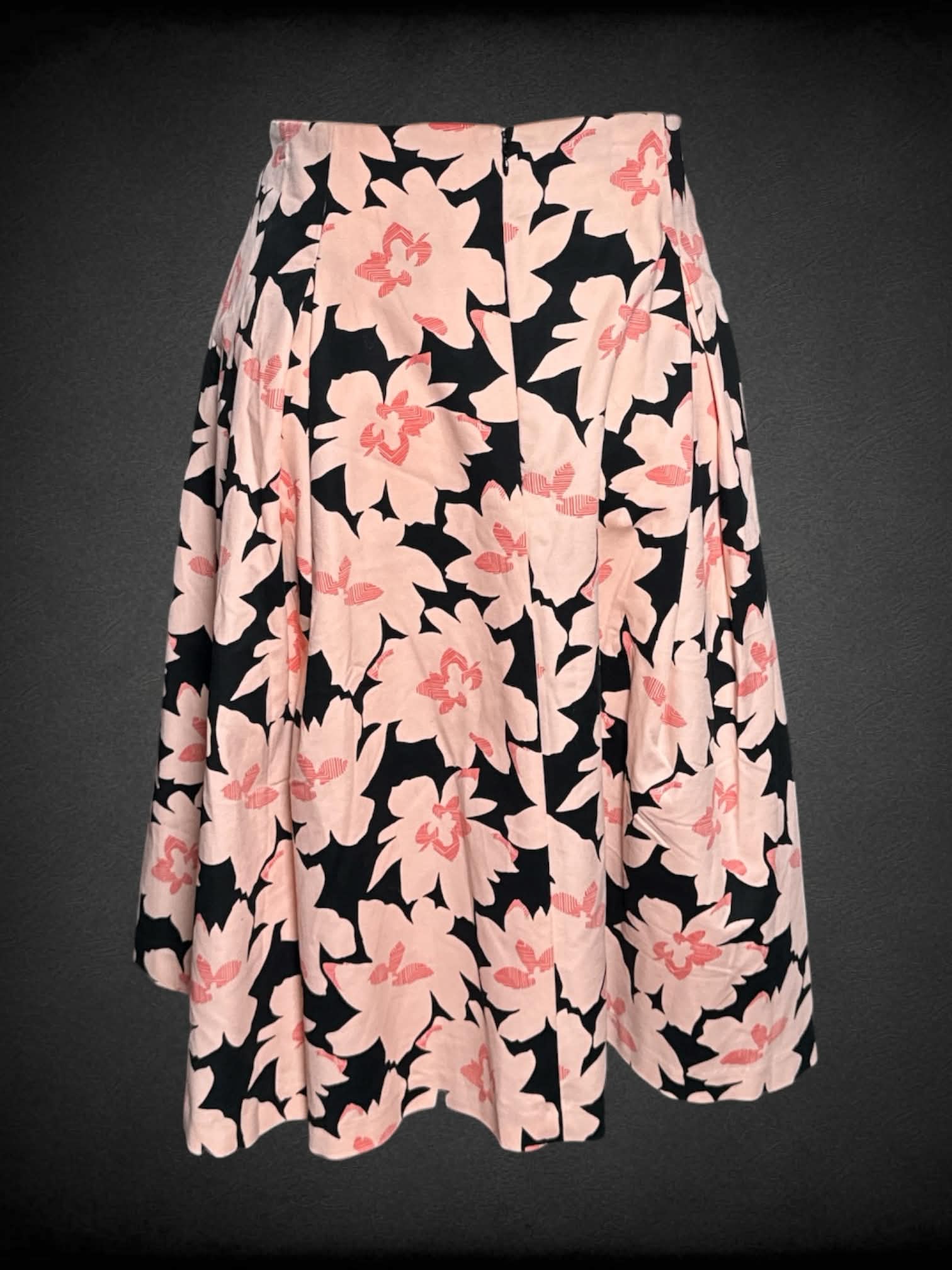 0X Lane Bryant black skirt with pink flower pattern, and zipper on back