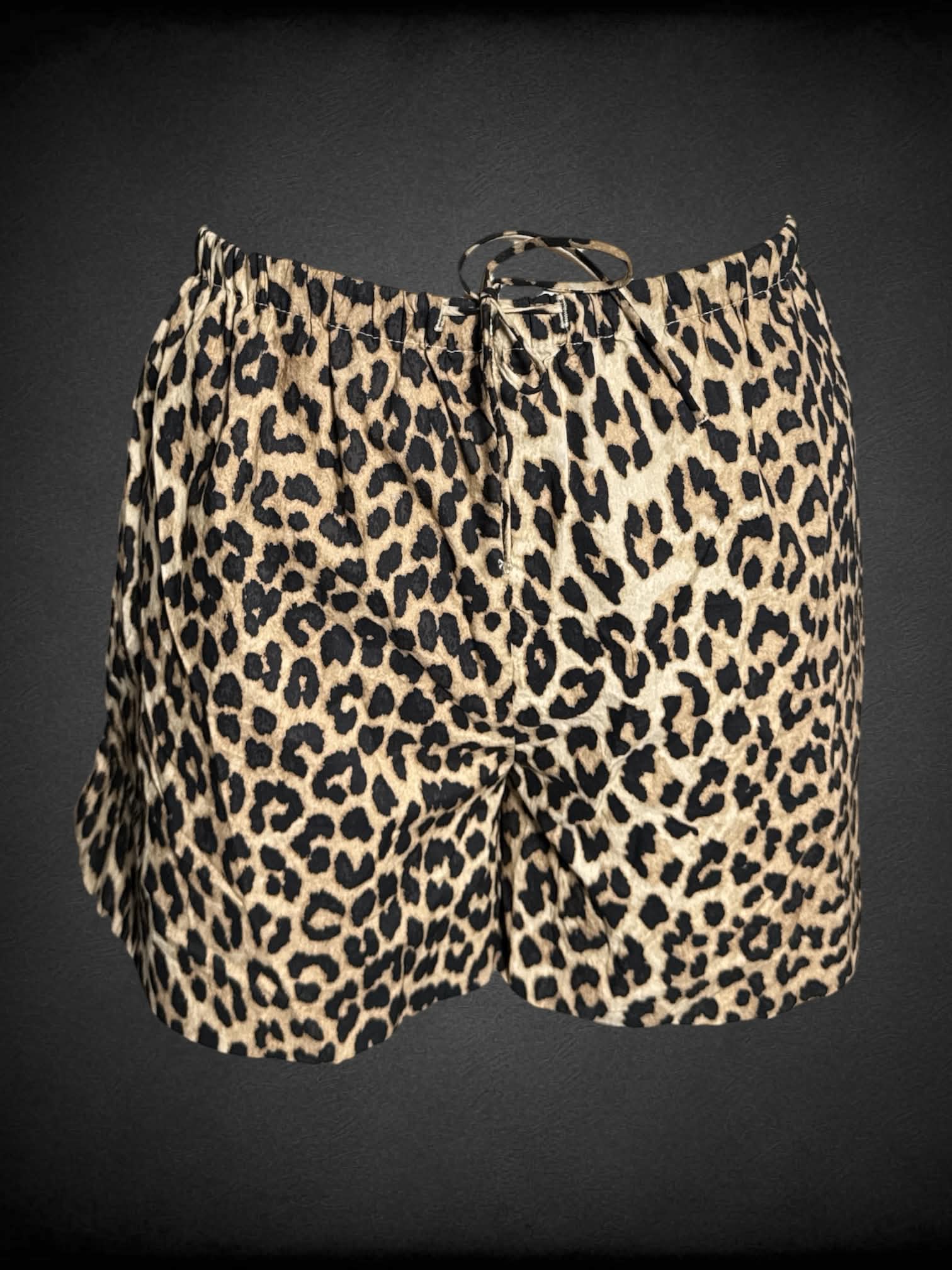 2X H&M leopard print shorts with pockets and stretch waist