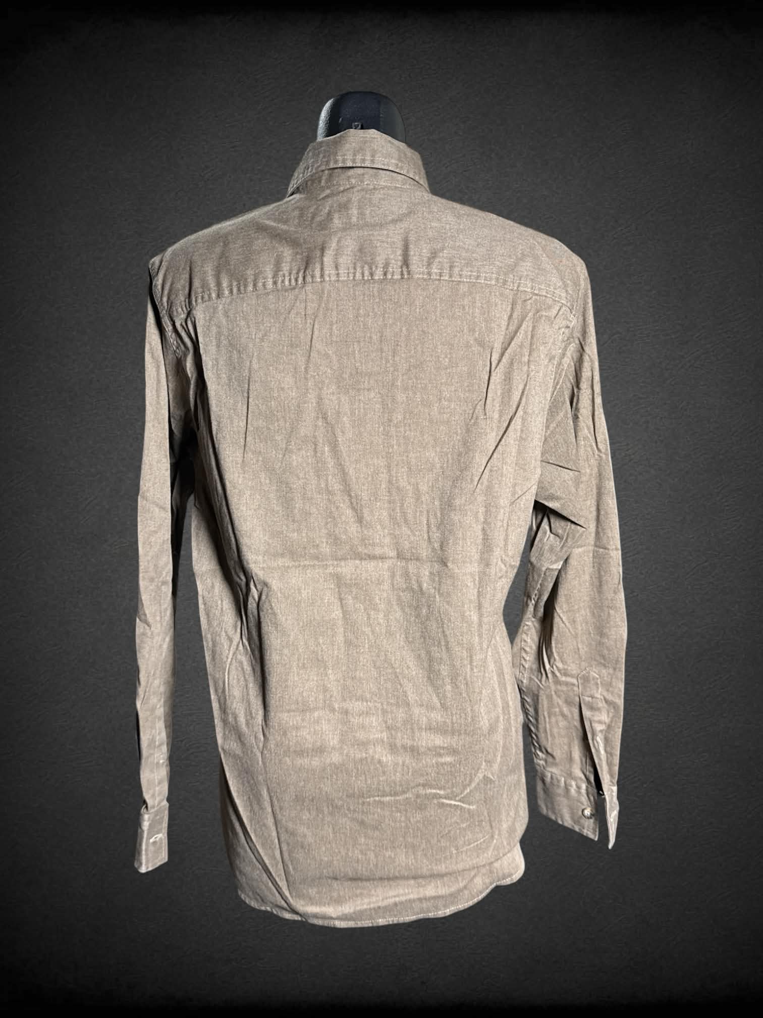 M Wrangler brown button-up shirt