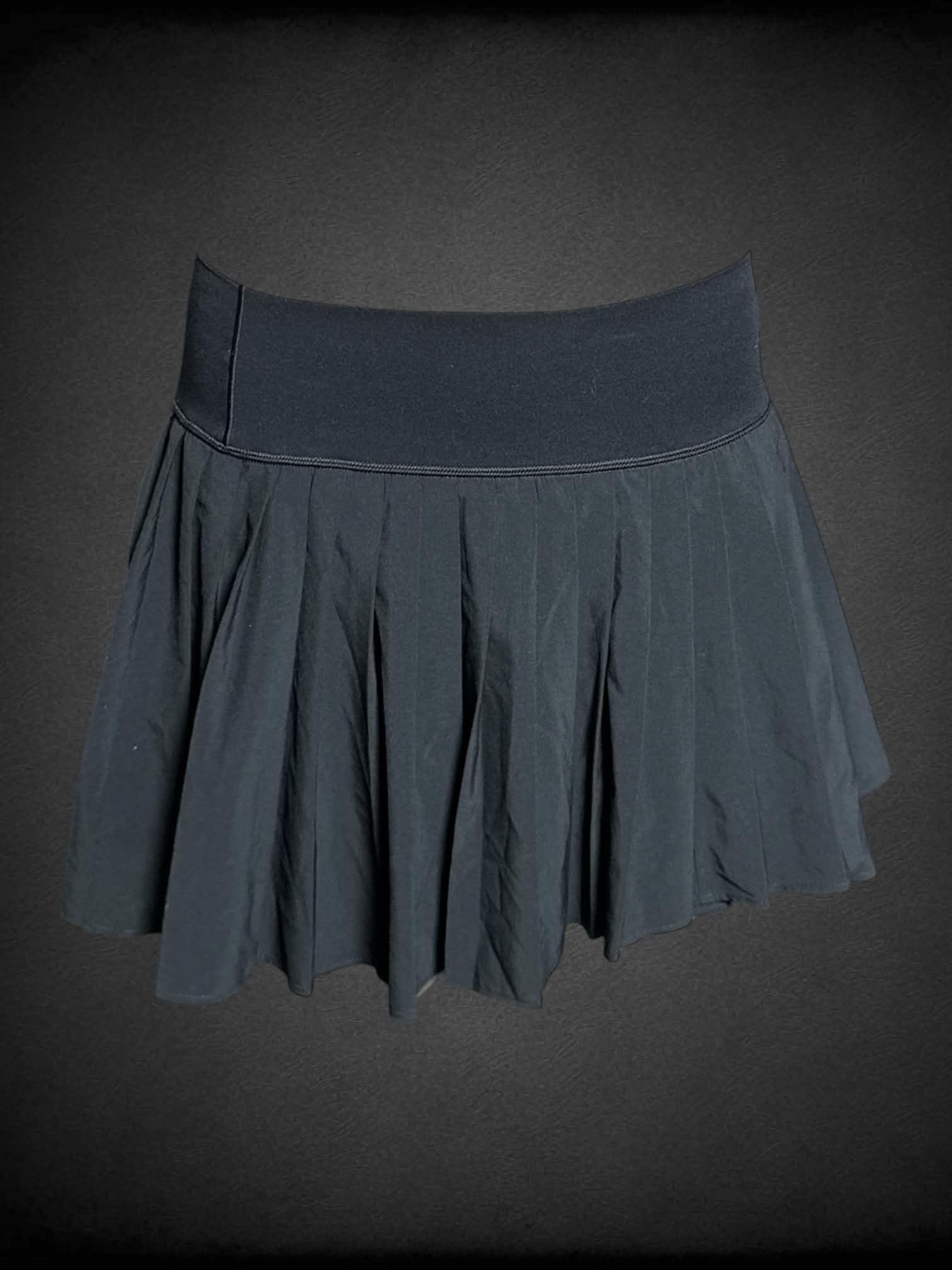 L Aerie black pleated skirt with built-in shorts