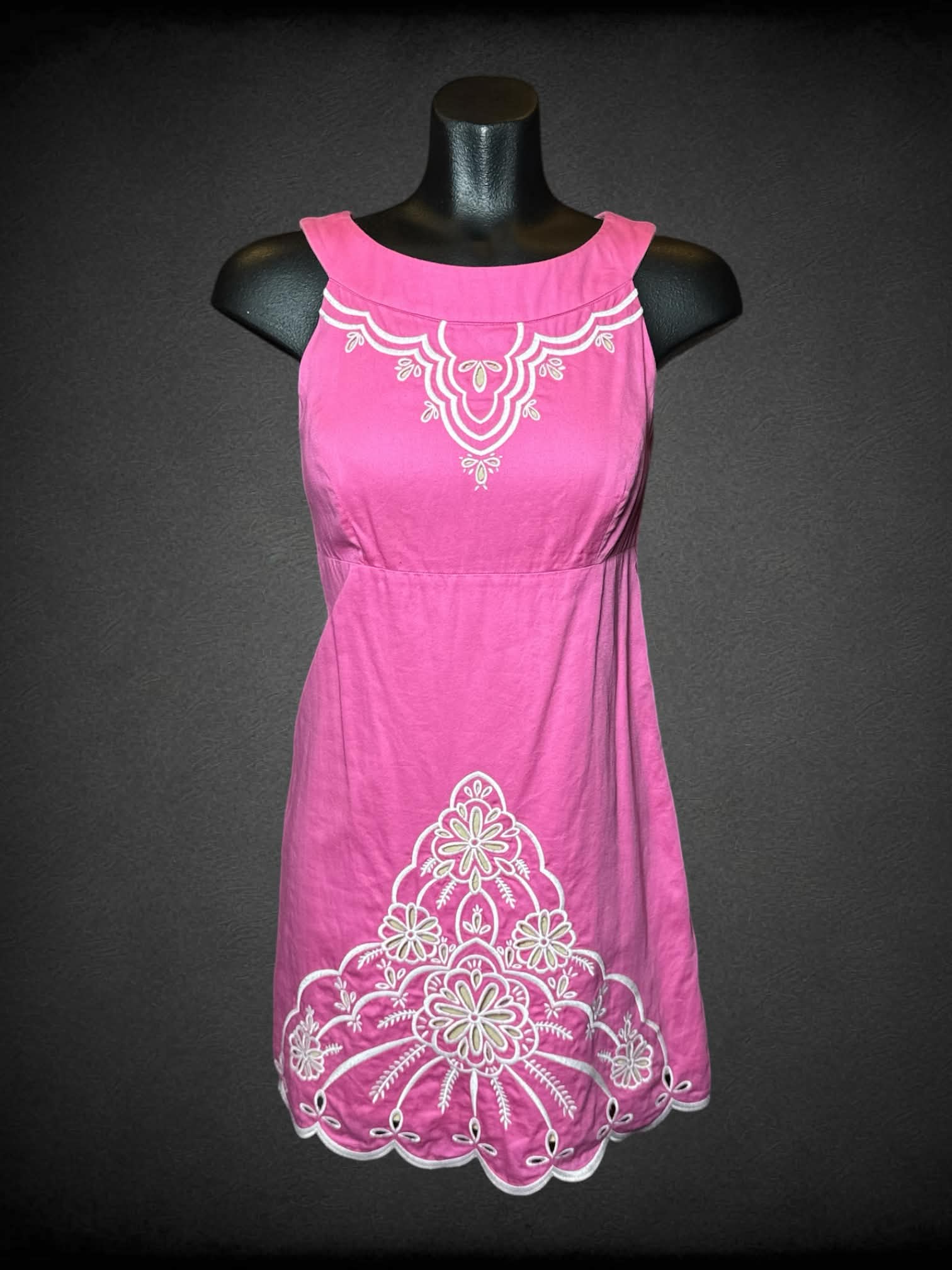 S Lilly Pulitzer pink dress with white embroidered design and zipper on side
