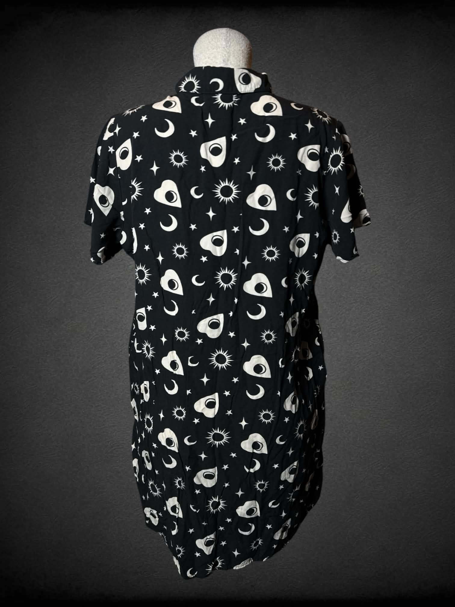 L Hot Topic black button-up dress with pockets, and sun/moon/ouija pattern