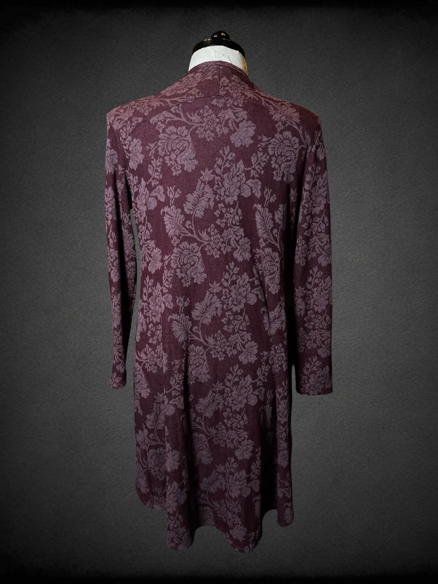 XL Knox Rose burgundy cardigan with pockets, and floral pattern