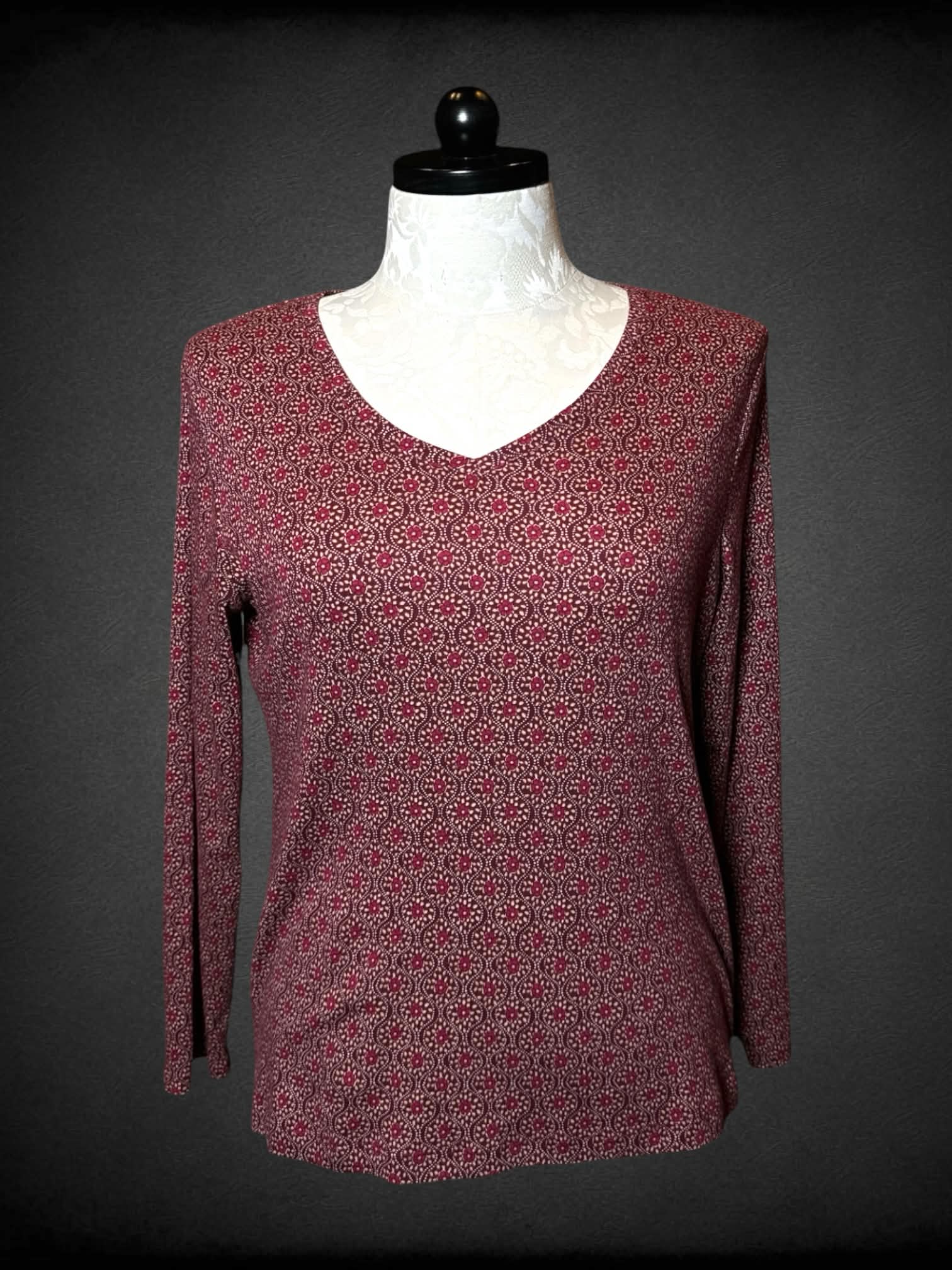 0X Croft & Barrow burgundy long-sleeve v neck shirt with floral tile pattern
