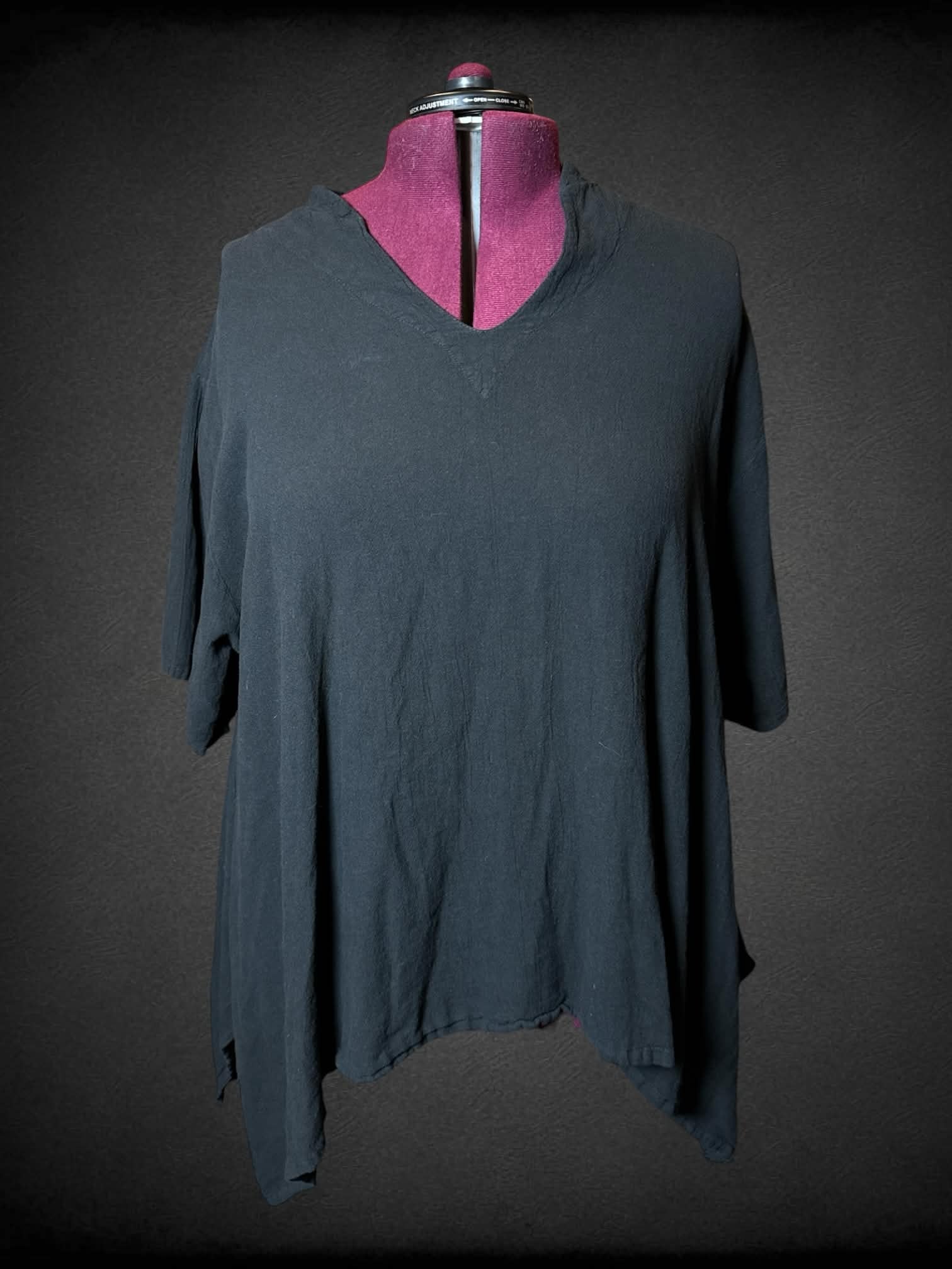 4X Oh My Gauze! black blouse with asymmetrical hem