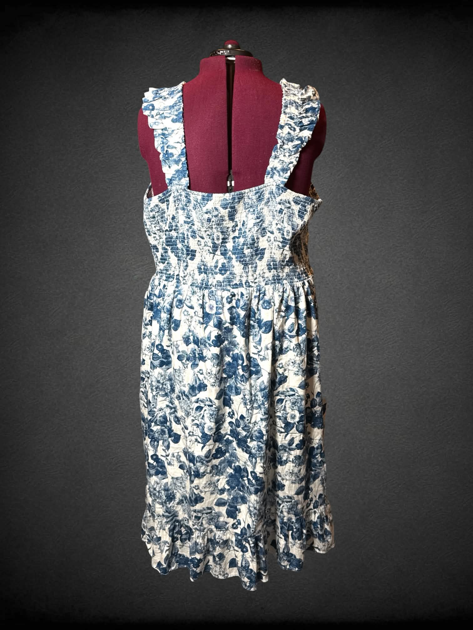 4X The Drop white dress with blue floral pattern, shirred top and pocket