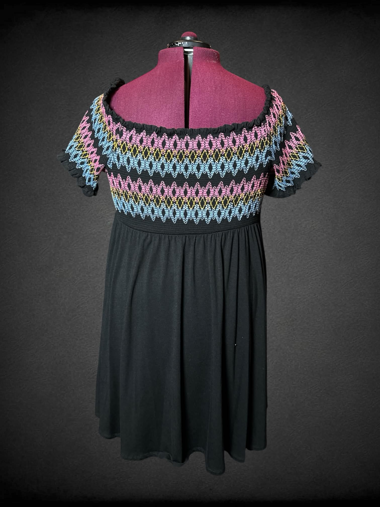 4X Torrid black dress shirred top and colorful sewn diamond pattern