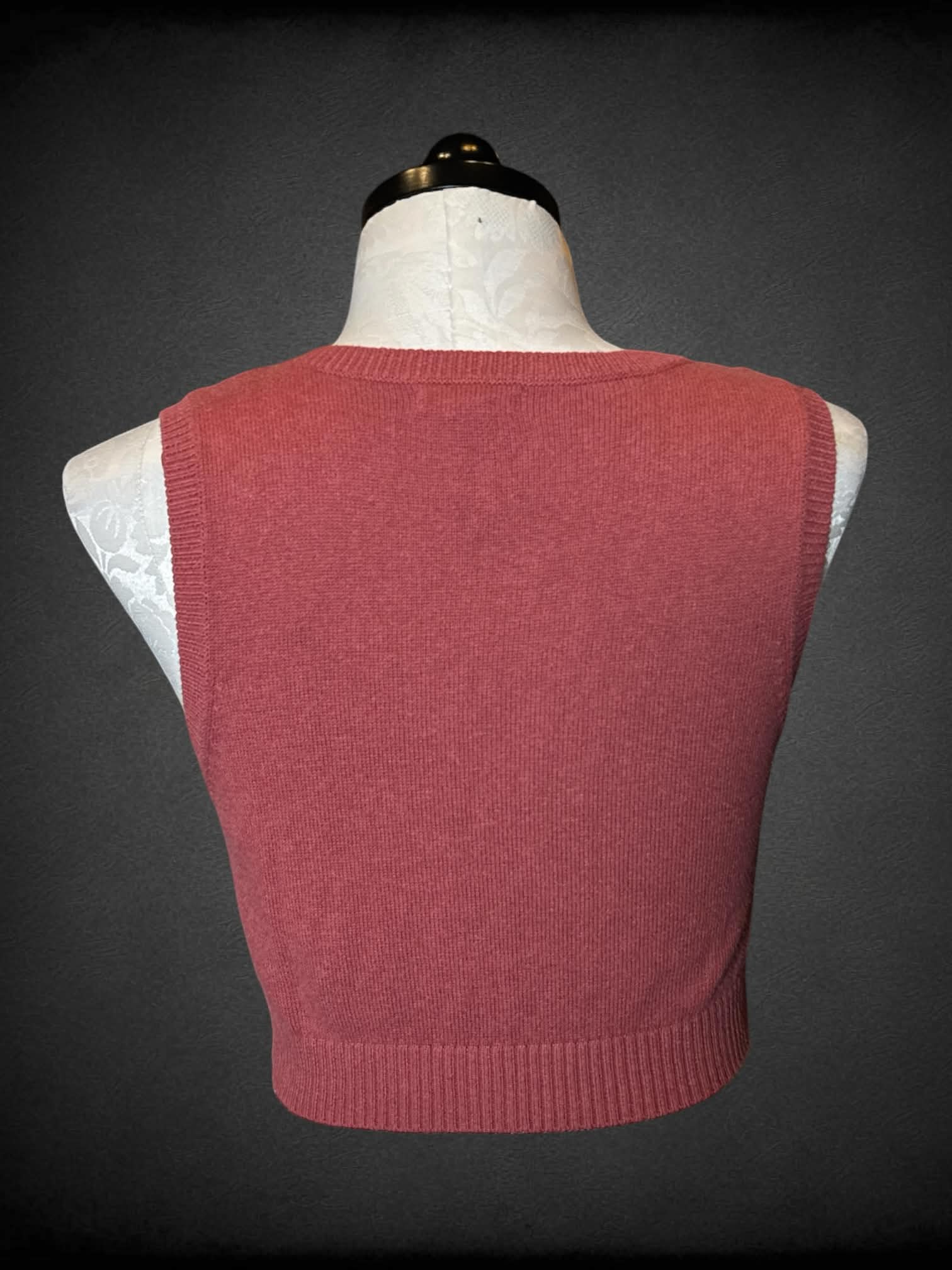 XL Aeropostale salmon cropped sweater vest