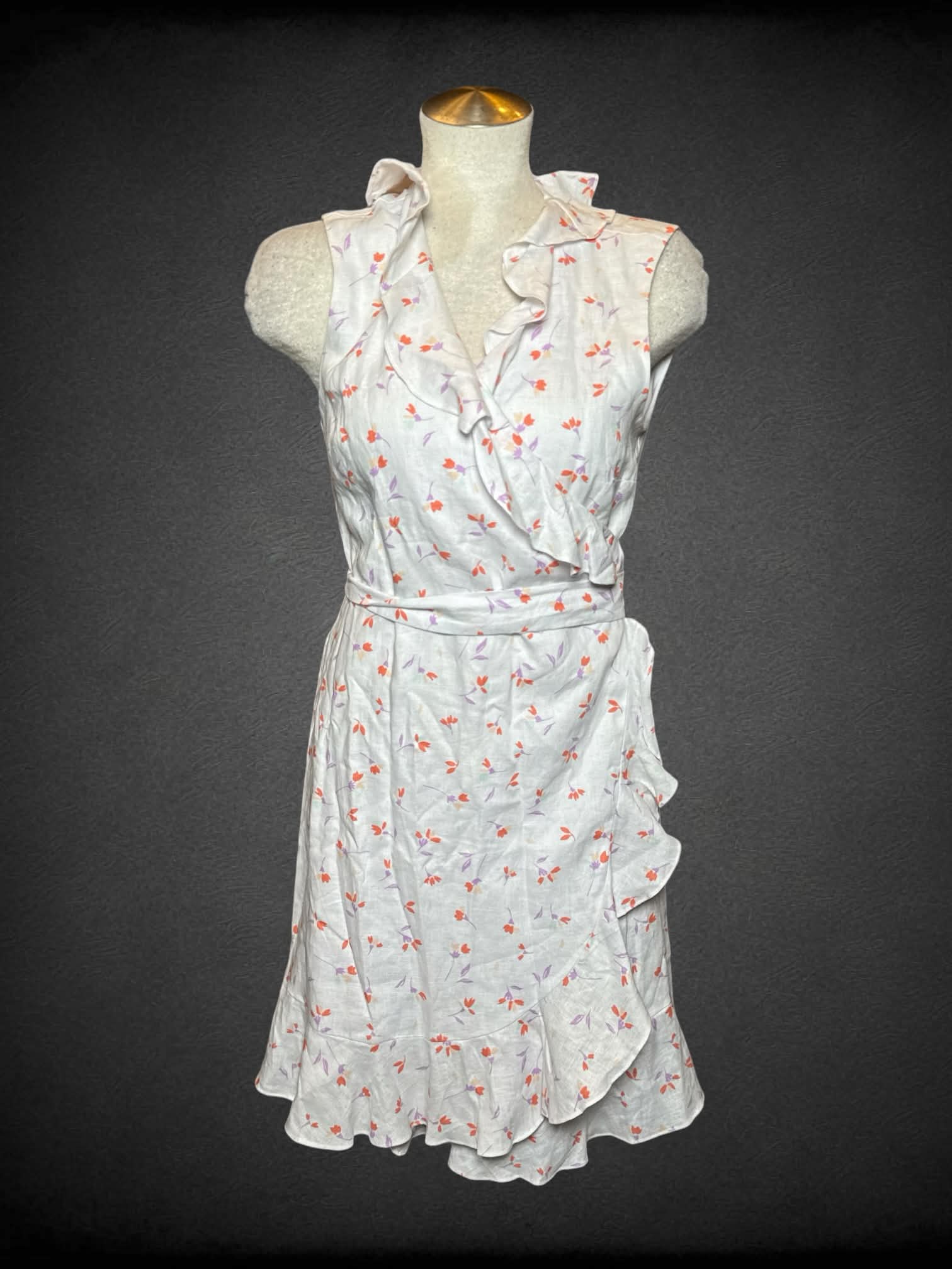 L Draper James NWT white robe dress with purple & orange floral pattern, adjustable tie on waist, and ruffle trim