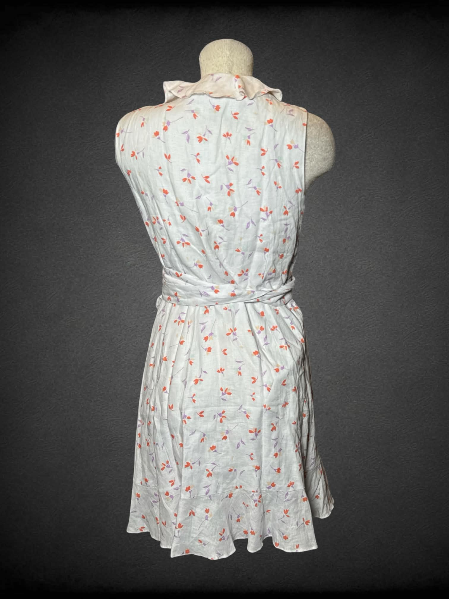 L Draper James NWT white robe dress with purple & orange floral pattern, adjustable tie on waist, and ruffle trim