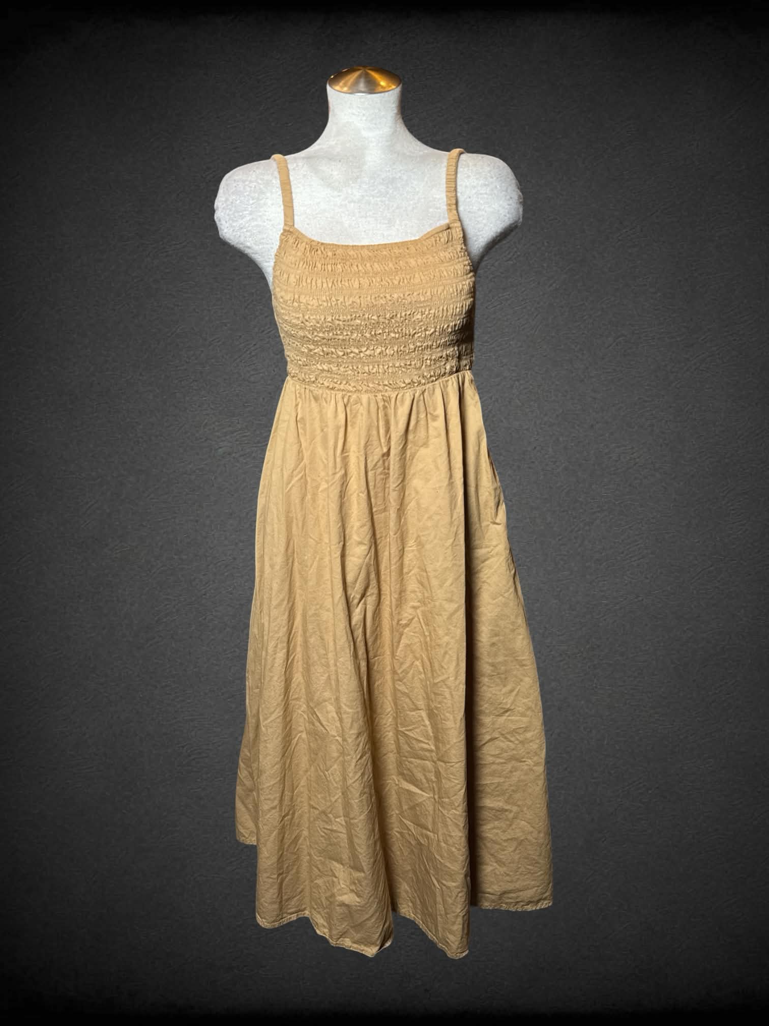 L Old Navy brown dress with shirred top, pockets and cutout on back