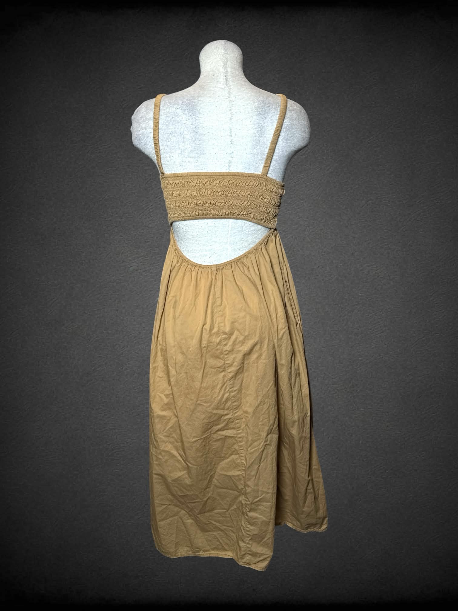 L Old Navy brown dress with shirred top, pockets and cutout on back
