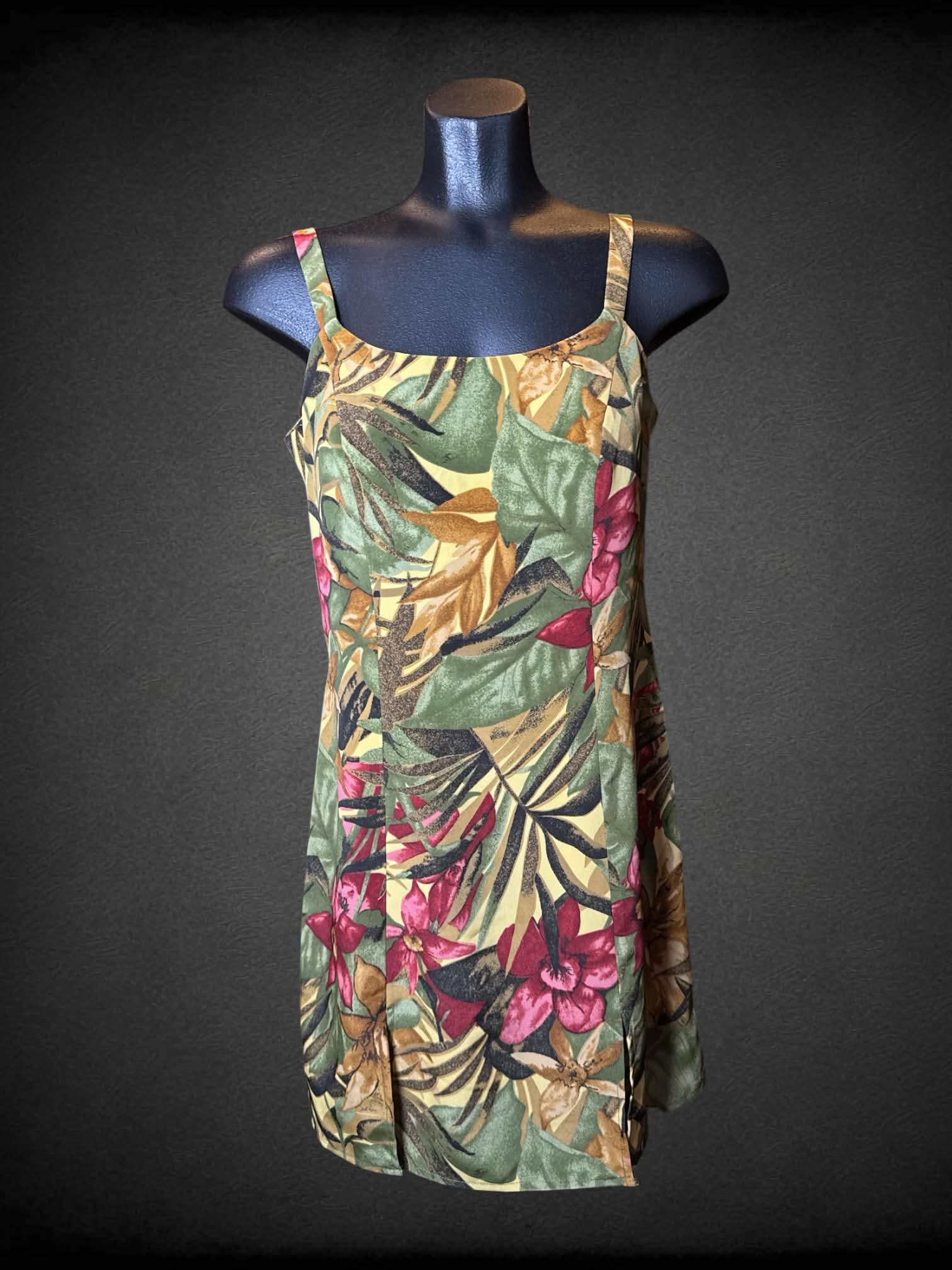 M John Roberts vintage green jumpsuit with floral and leaf pattern, and zipper on back