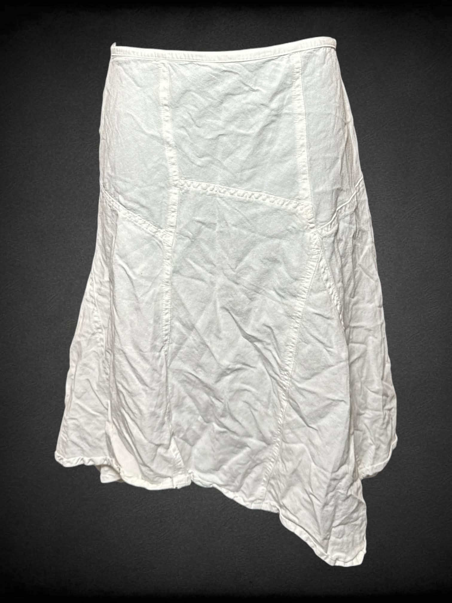 M Voice vintage white skirt with asymmetrical hem and zipper on side