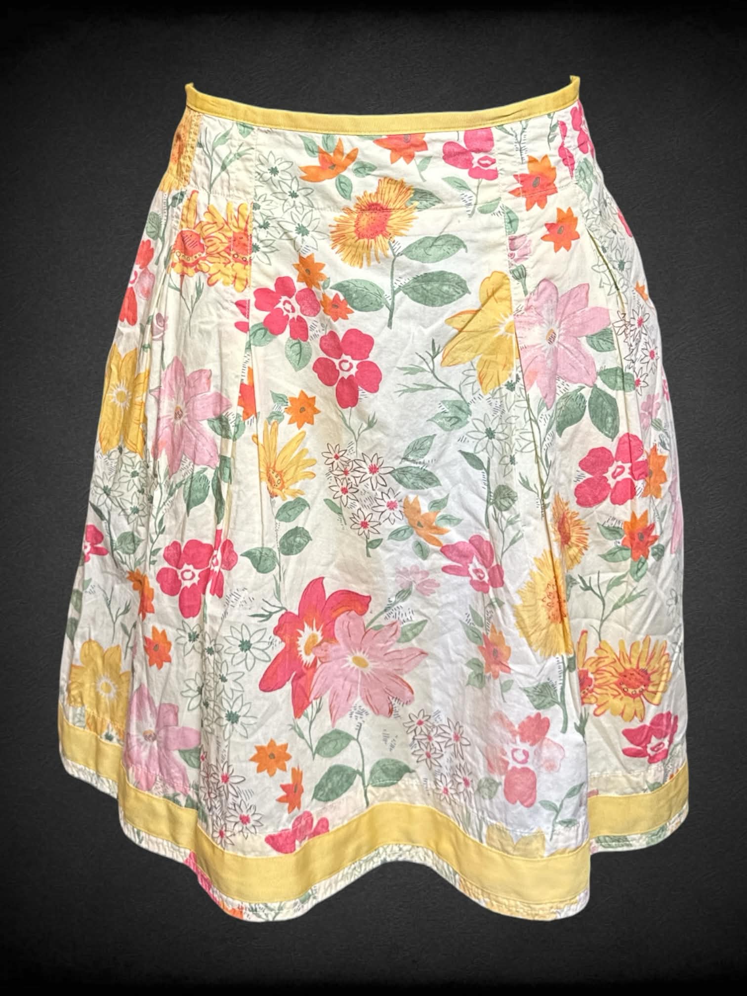 M L.L. Bean vintage yellow skirt with colorful floral pattern, pockets, and zipper on back