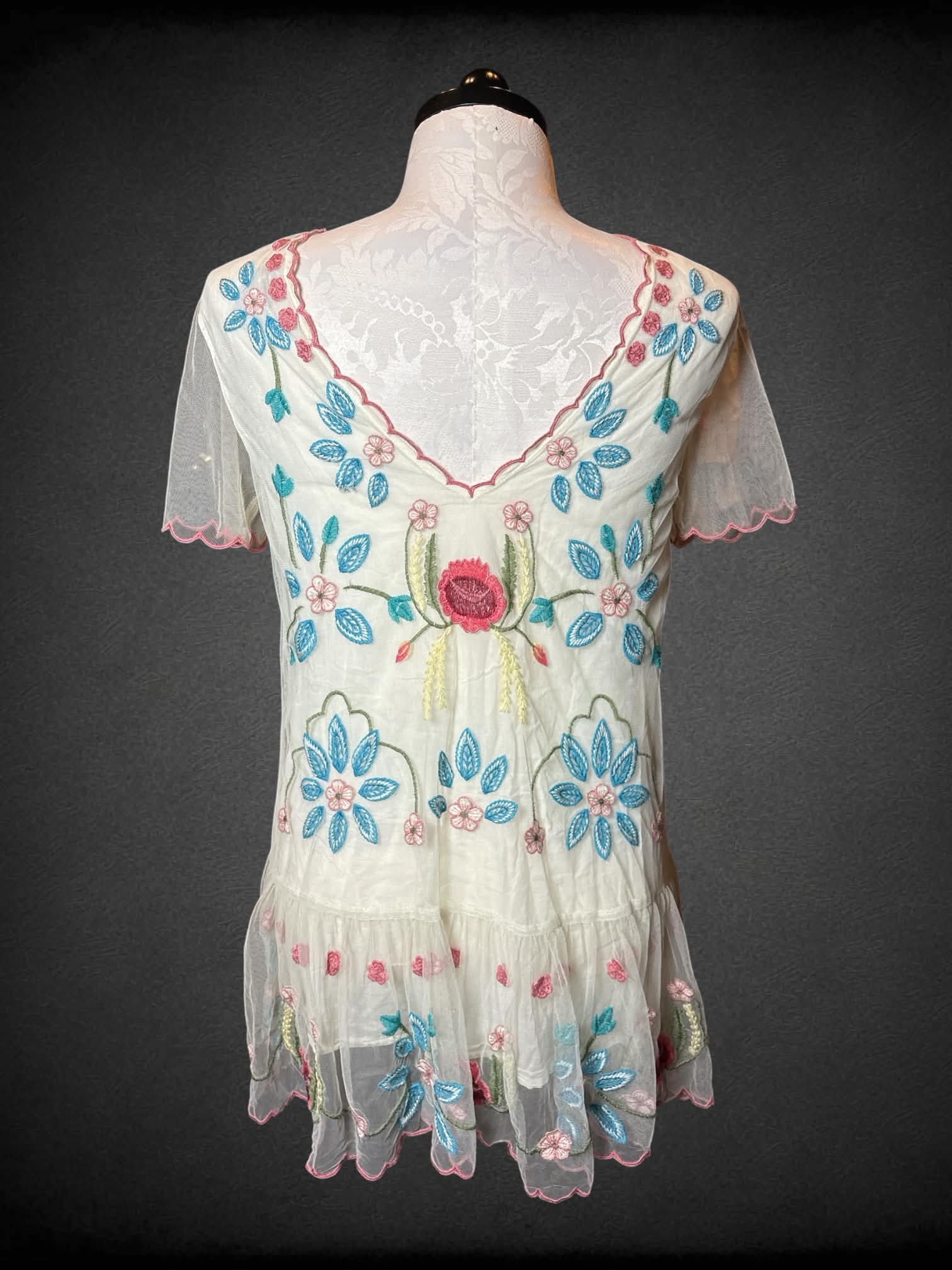 XL white dress with sheer outer layer, and embroidered floral pattern