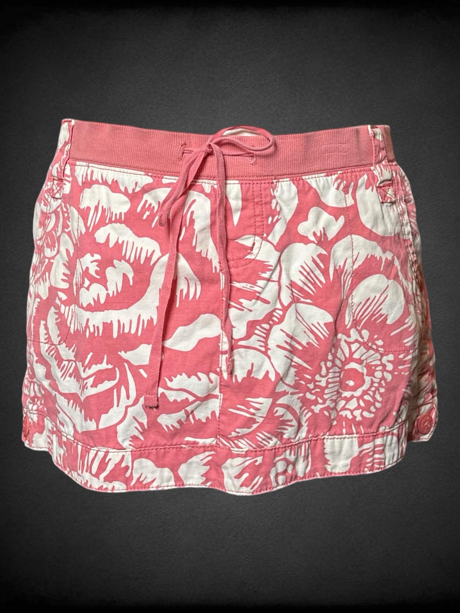 XL Mossimo white mini skirt with pink floral pattern and adjustable stretch waist