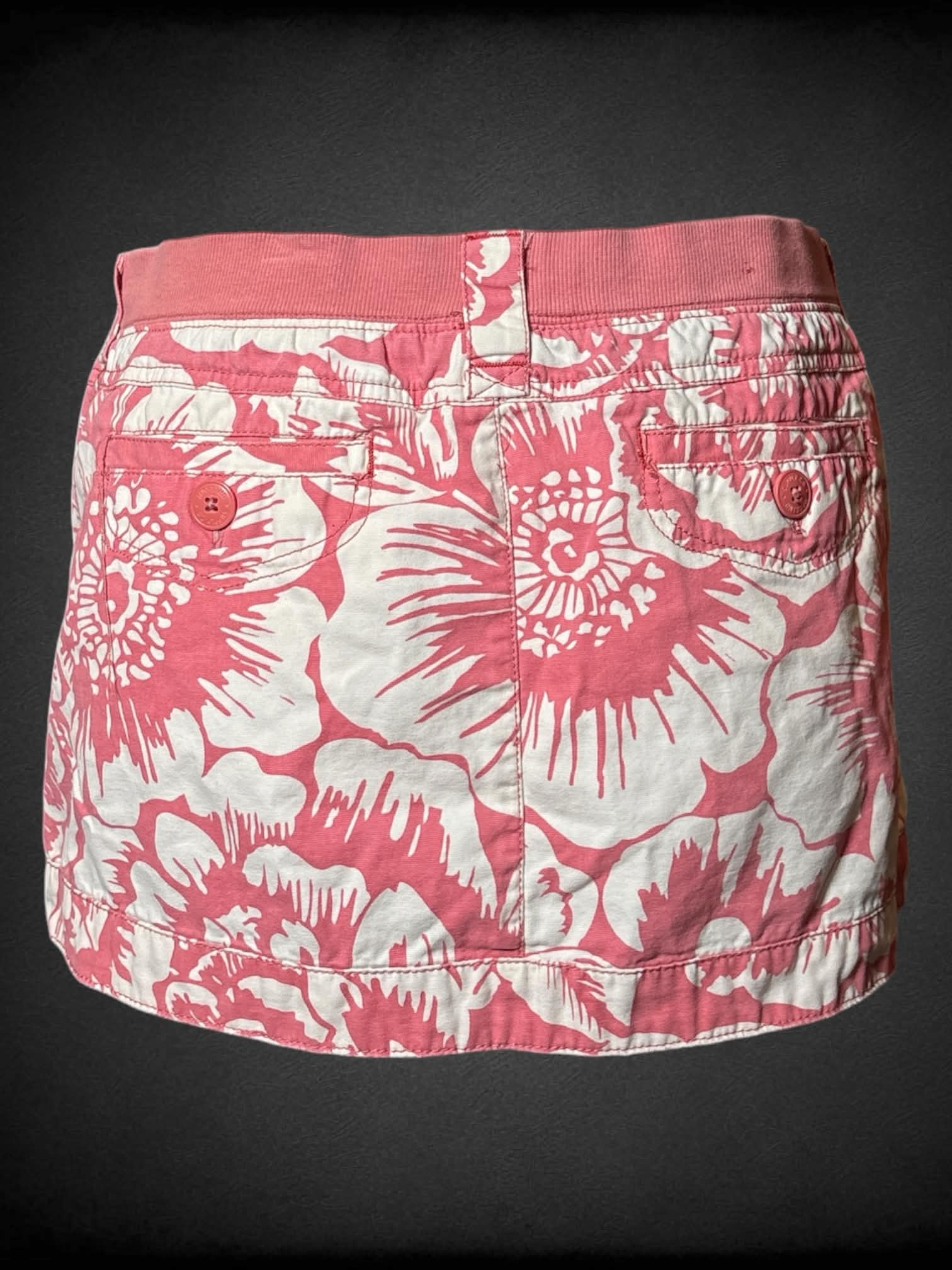 XL Mossimo white mini skirt with pink floral pattern and adjustable stretch waist