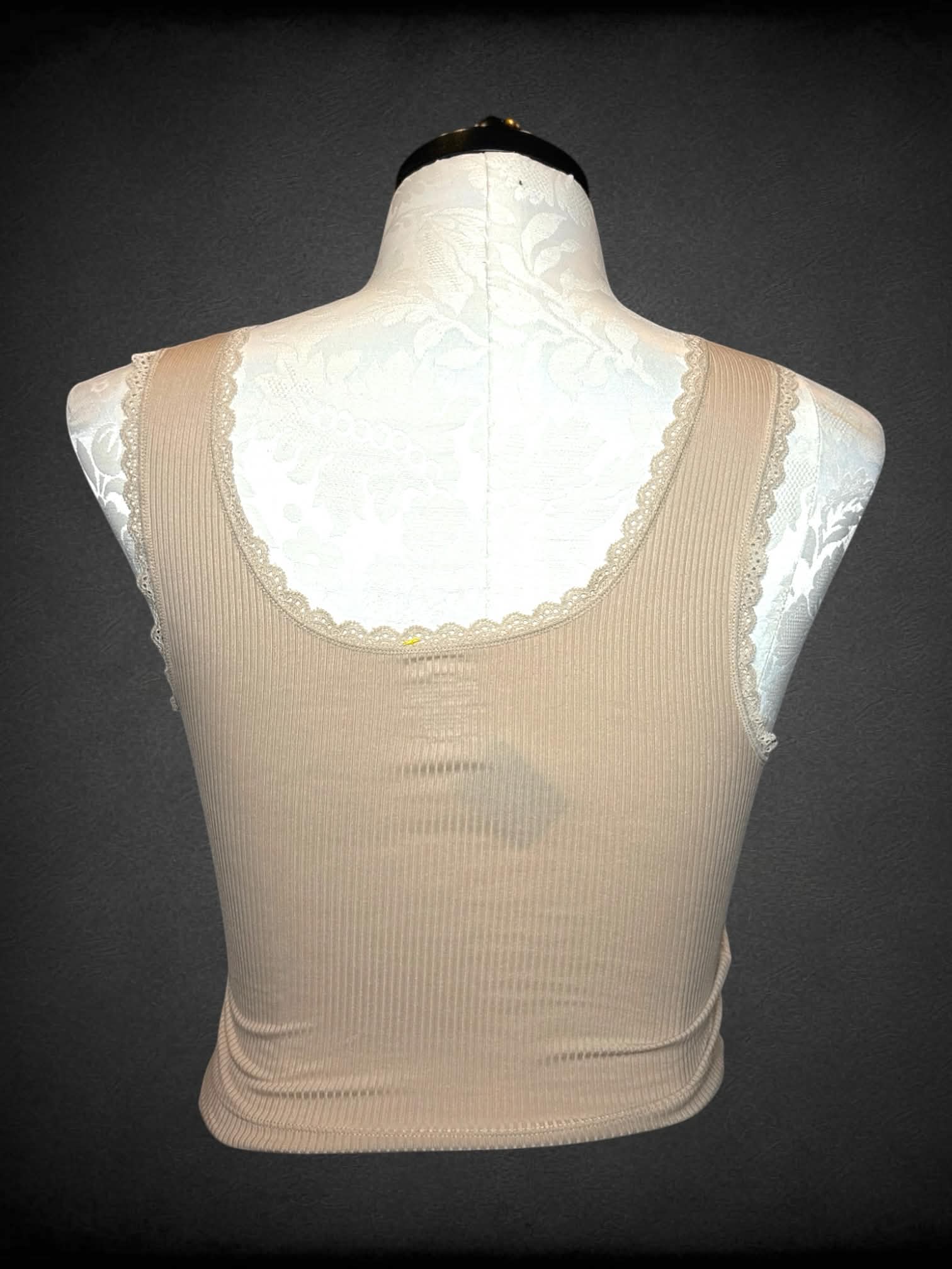 XL Essentials tan ribbed cropped tank top with lace trim