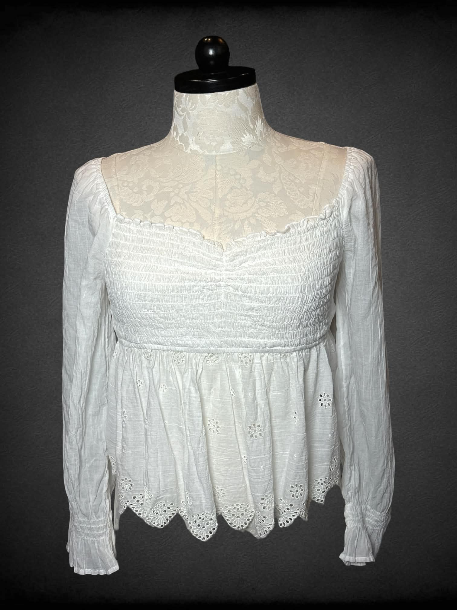 0X American Eagle white off-the-shoulder longsleeve top