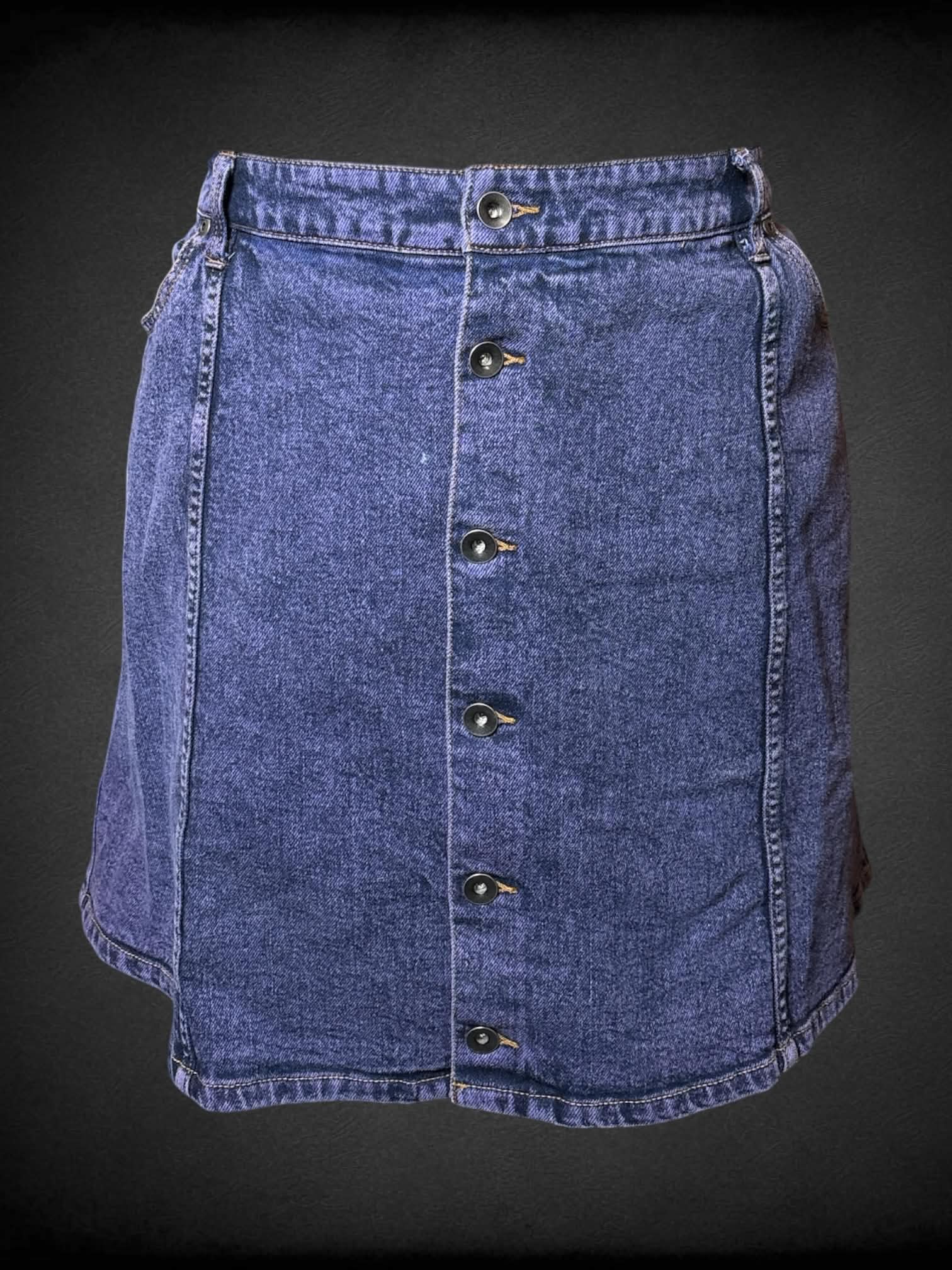 0X Hot Topic purple denim skirt with buttons on front
