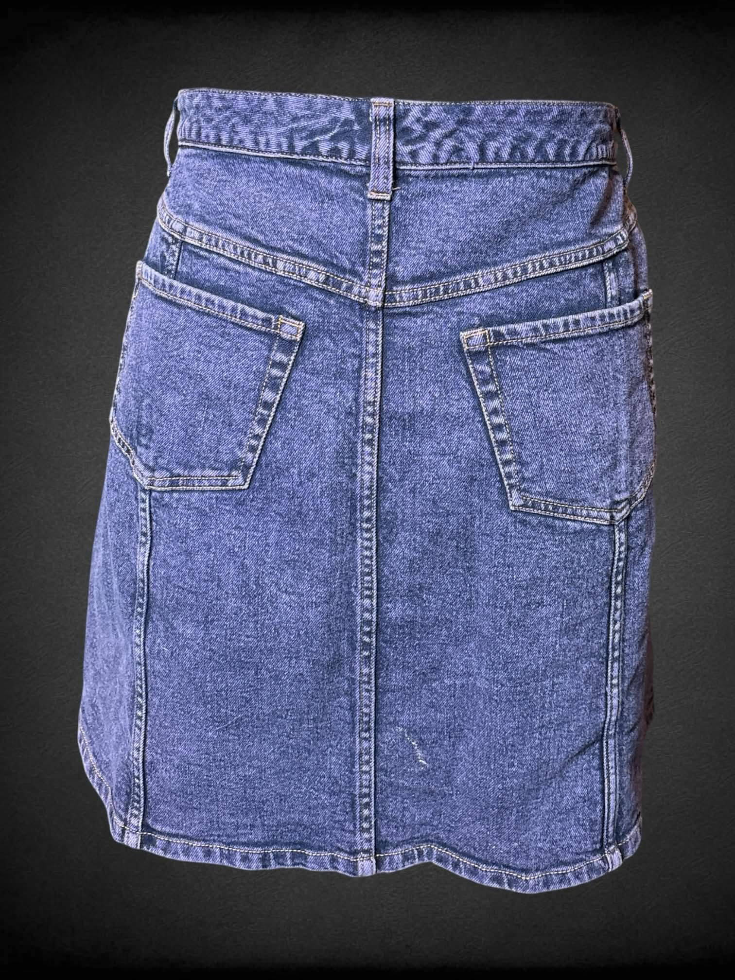 0X Hot Topic purple denim skirt with buttons on front