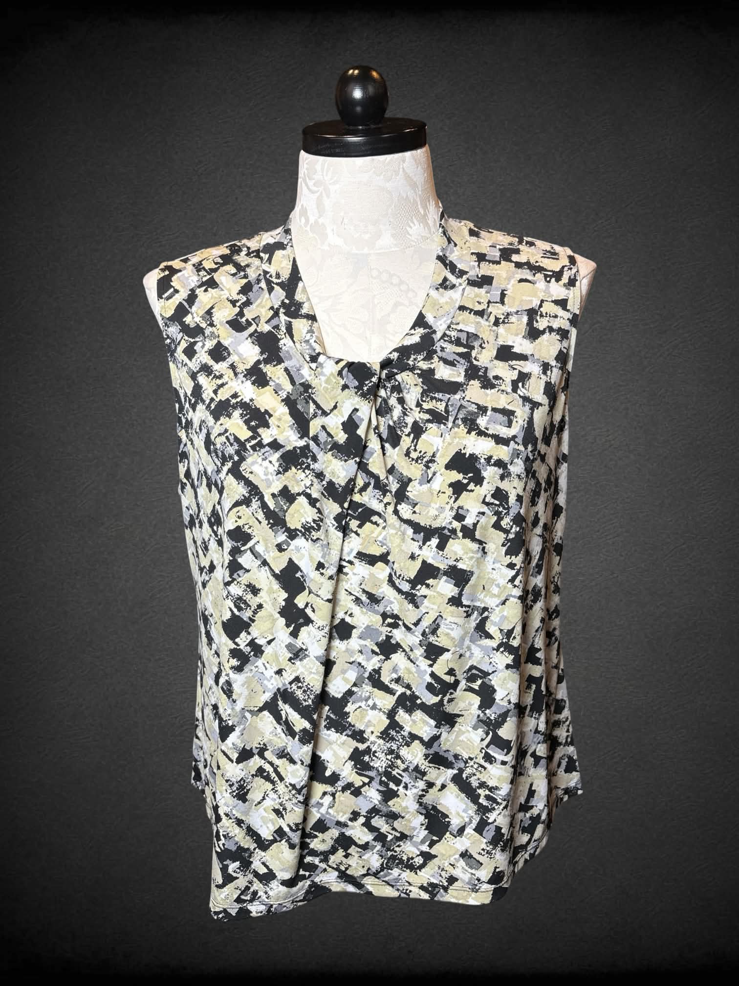 1X Jones Studio pale green flowy blouse with paint-stroke pattern