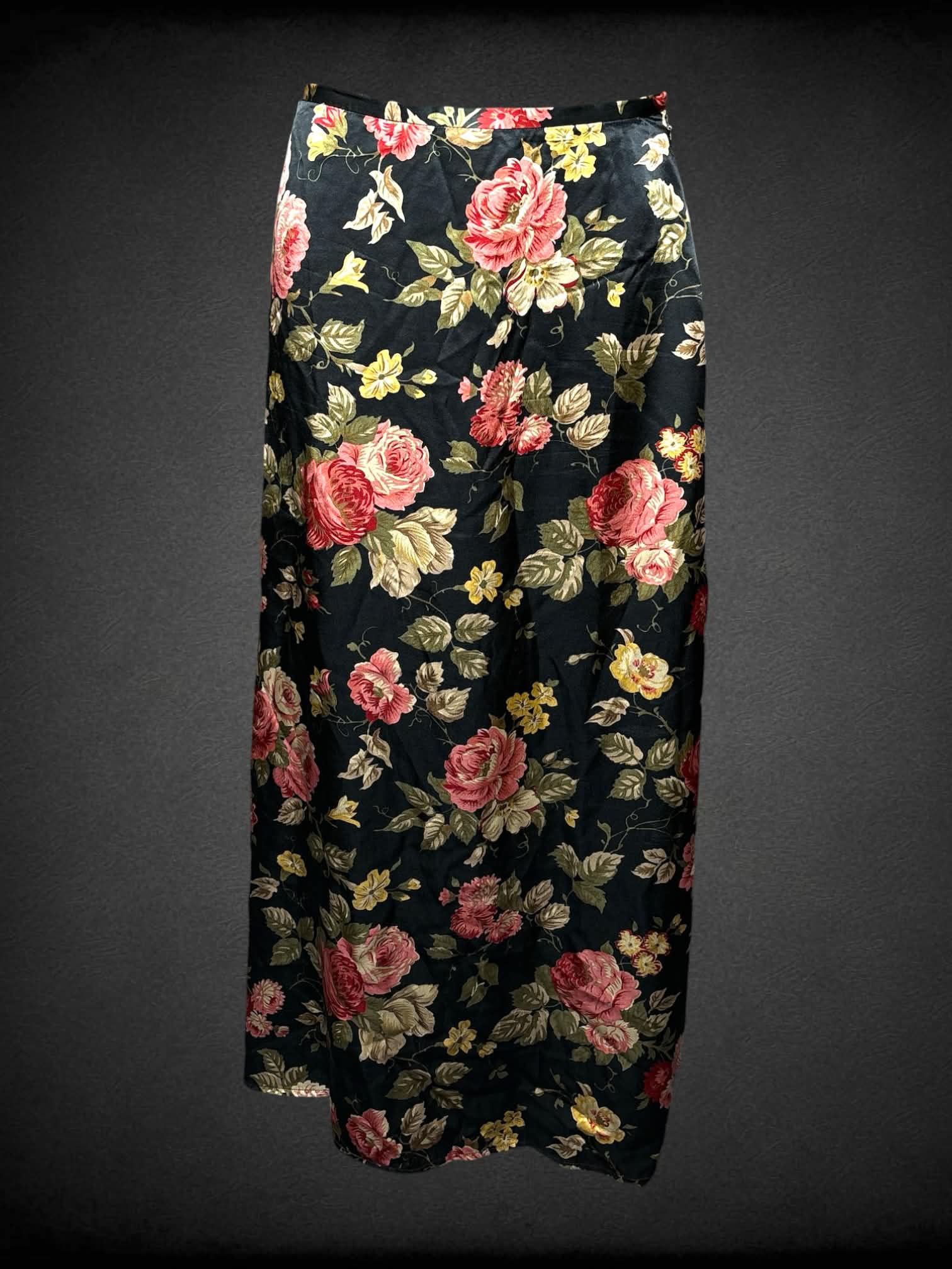 S Limited American vintage black silk skirt with floral pattern, and zipper with button on side